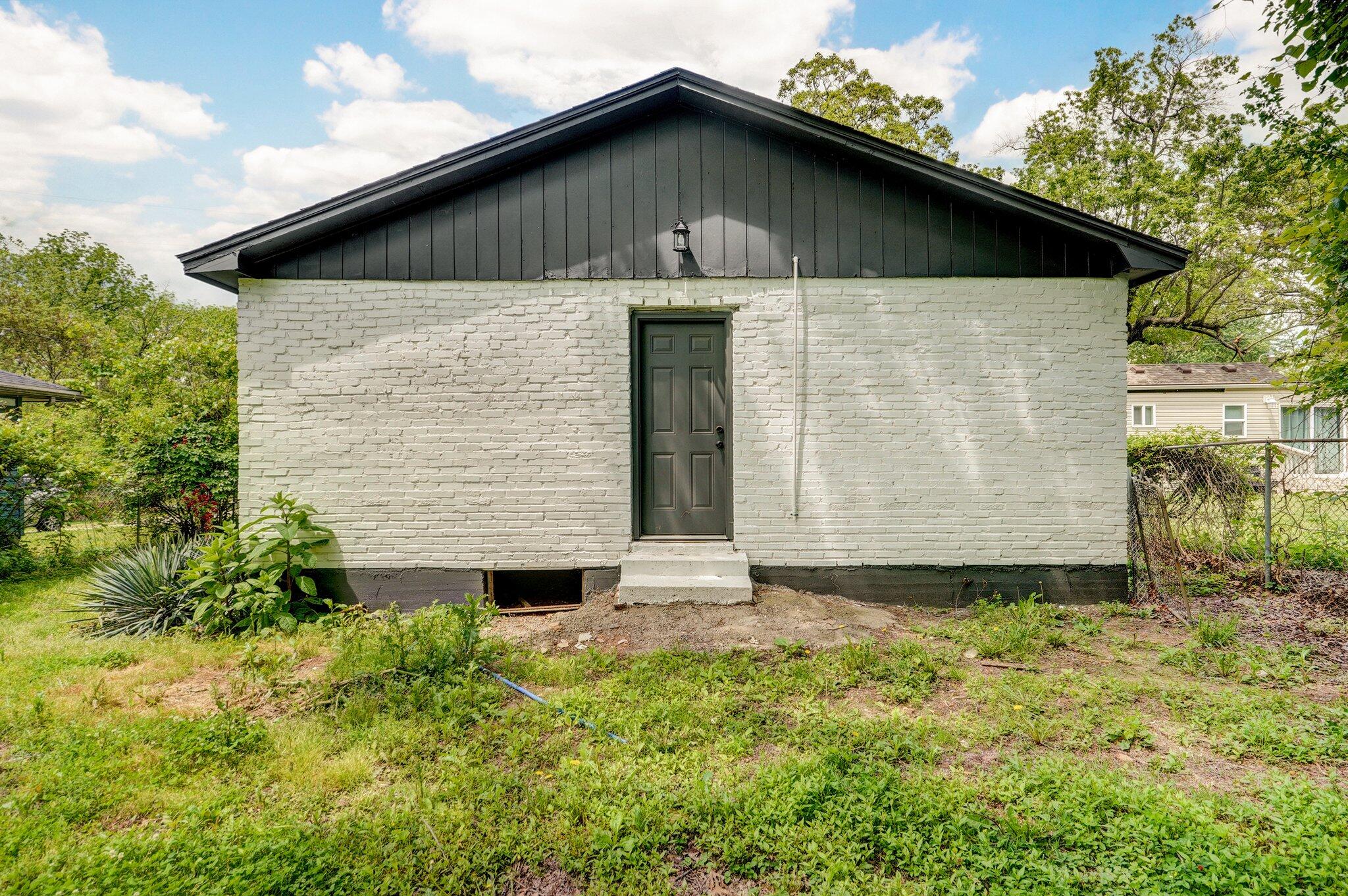1326 North Clifton Avenue Property Photo 6