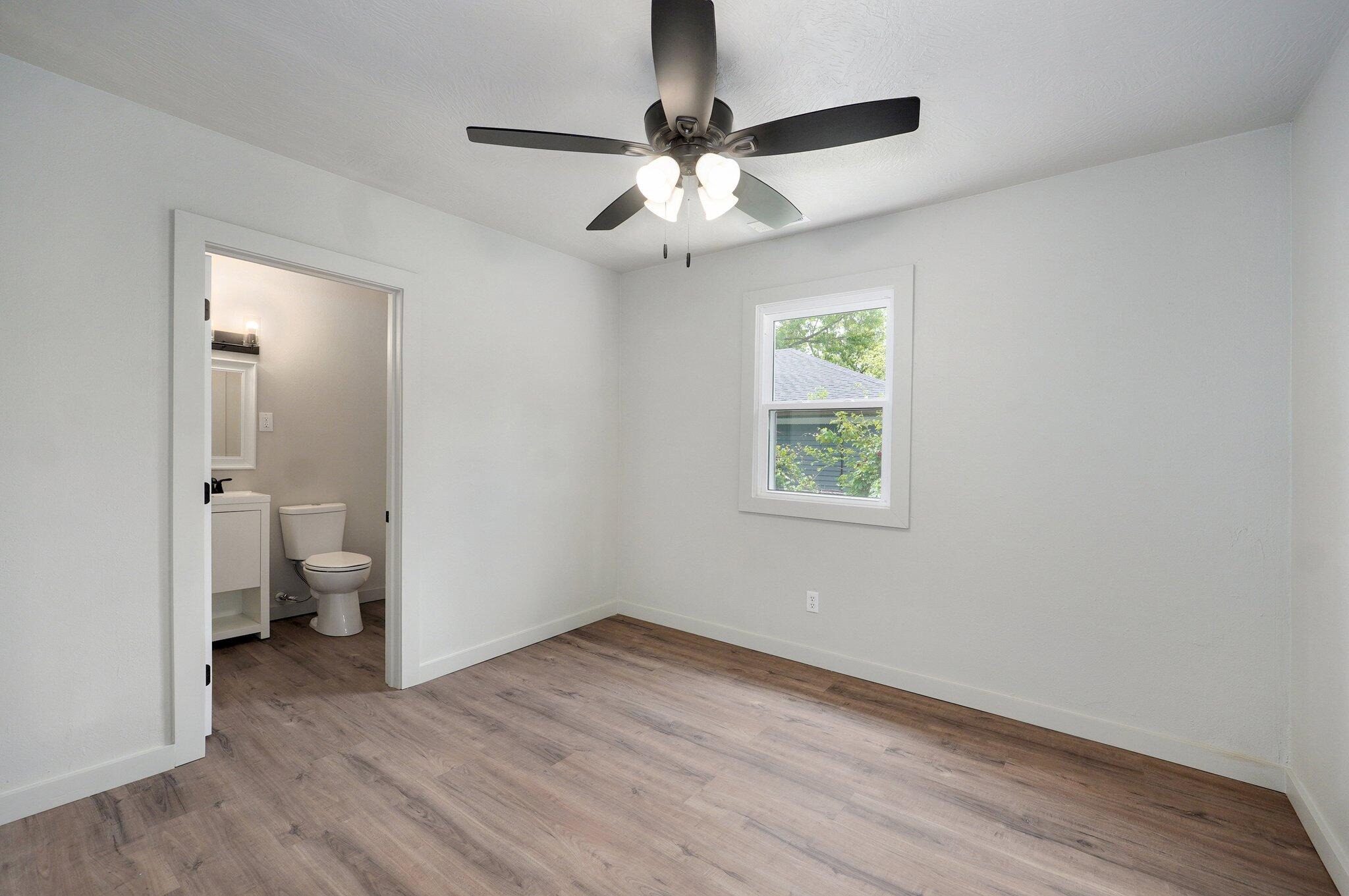 1326 North Clifton Avenue Property Photo 16