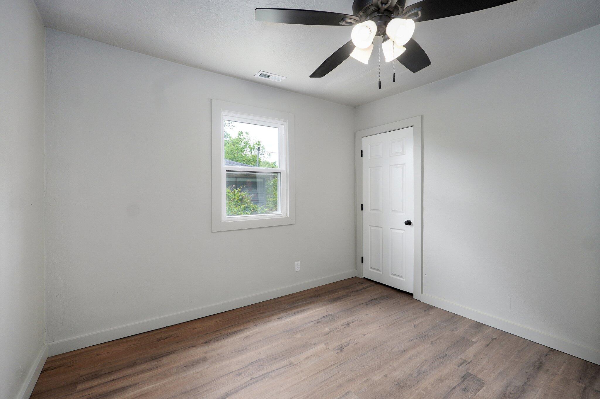 1326 North Clifton Avenue Property Photo 18