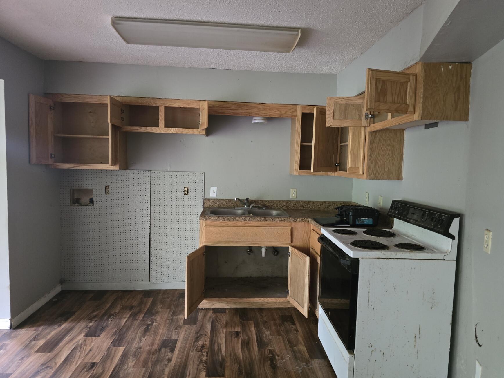 171 Riverbend Road Property Photo 8
