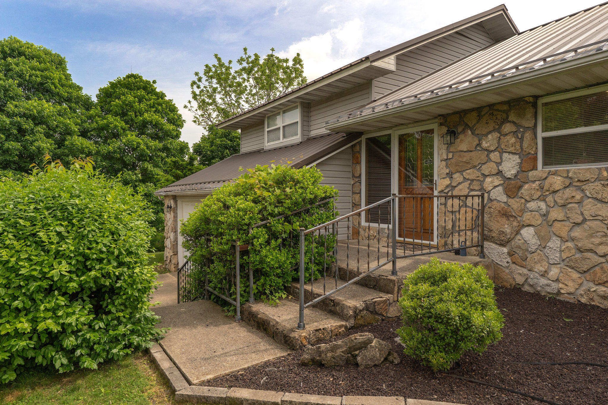 185 Pioneer Drive Property Photo 3