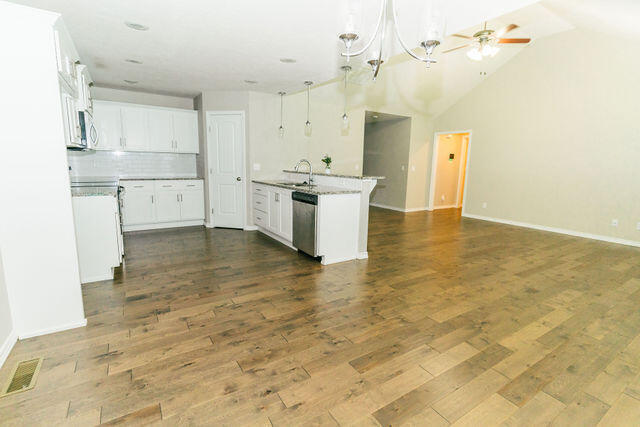 1205 North 12th Avenue Property Photo 27