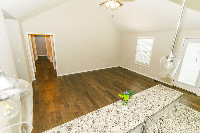 1205 North 12th Avenue Property Photo 30