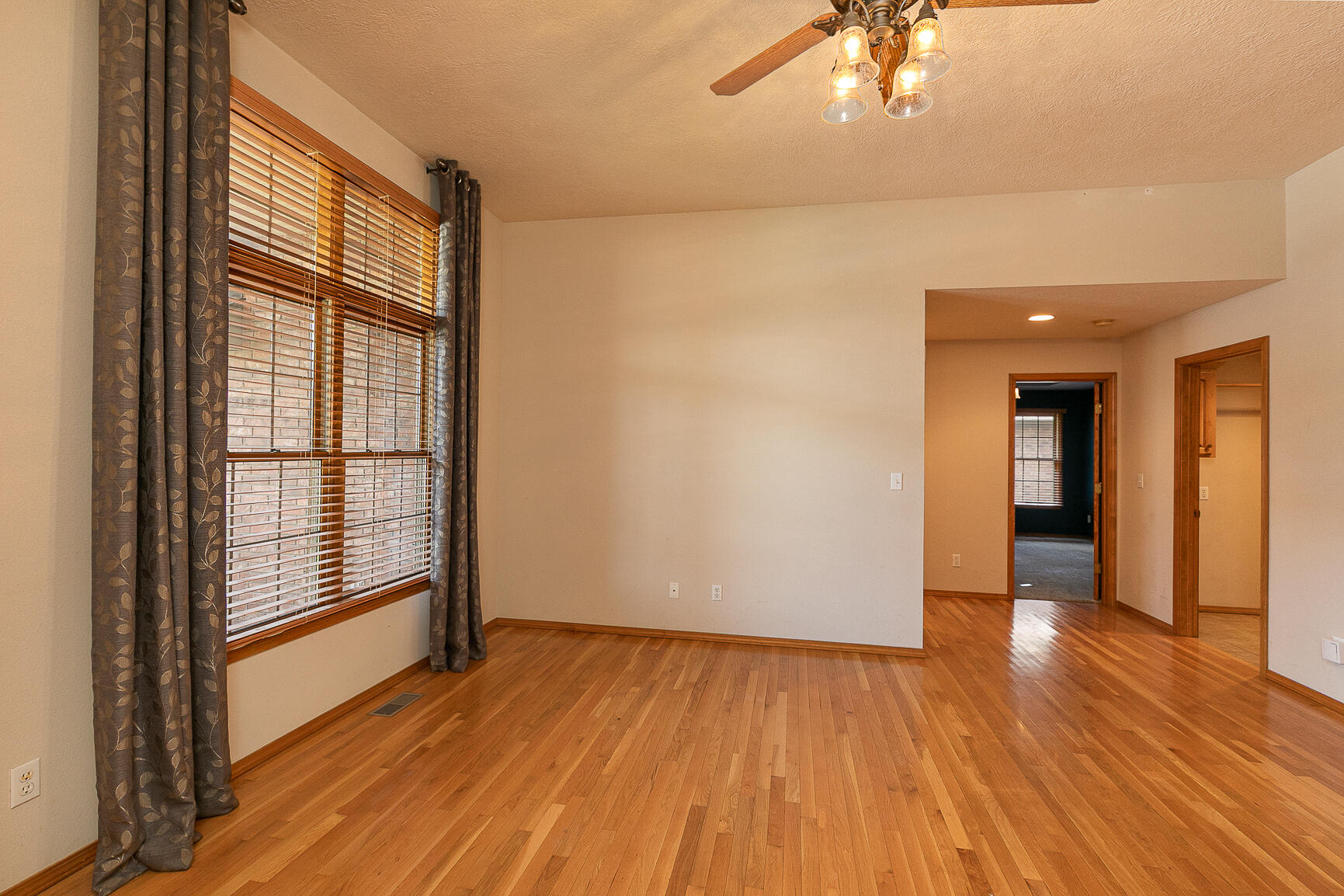 4509 South Shady Lane Court Property Photo 5