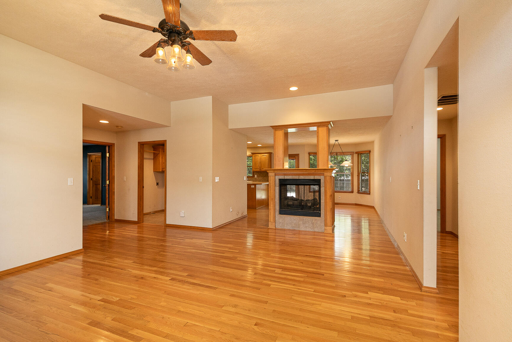 4509 South Shady Lane Court Property Photo 6