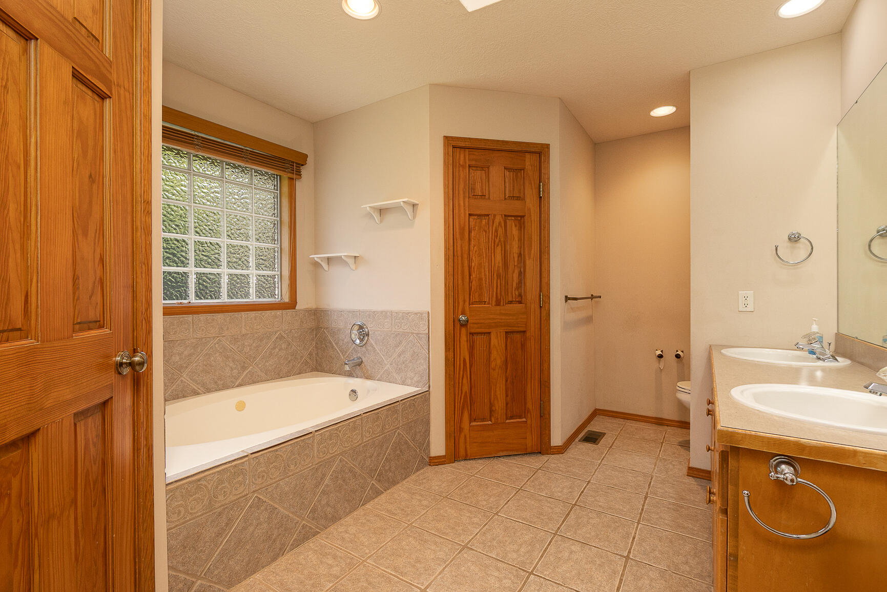 4509 South Shady Lane Court Property Photo 17
