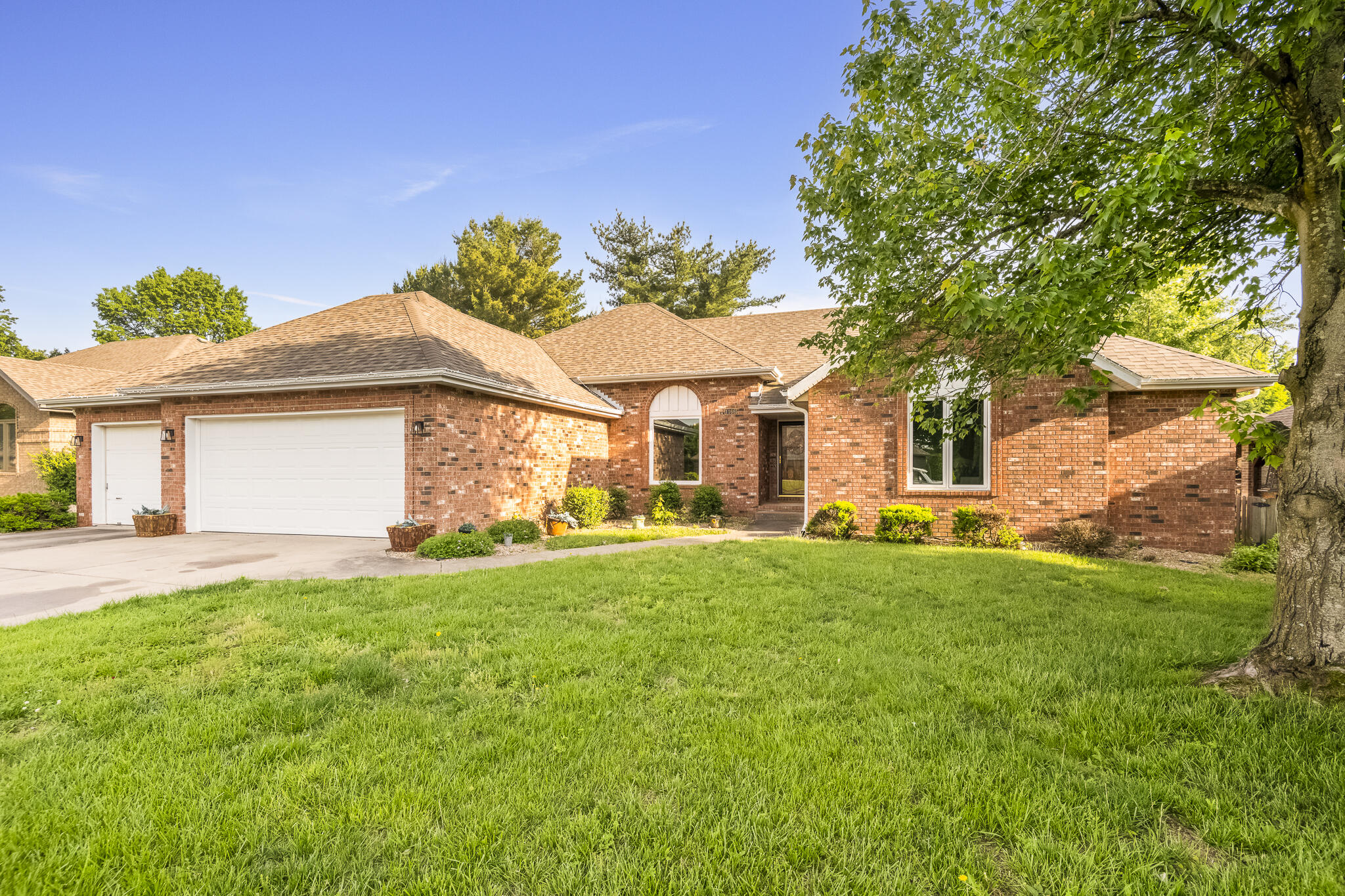 1166 West Shawnee Street Property Photo 4