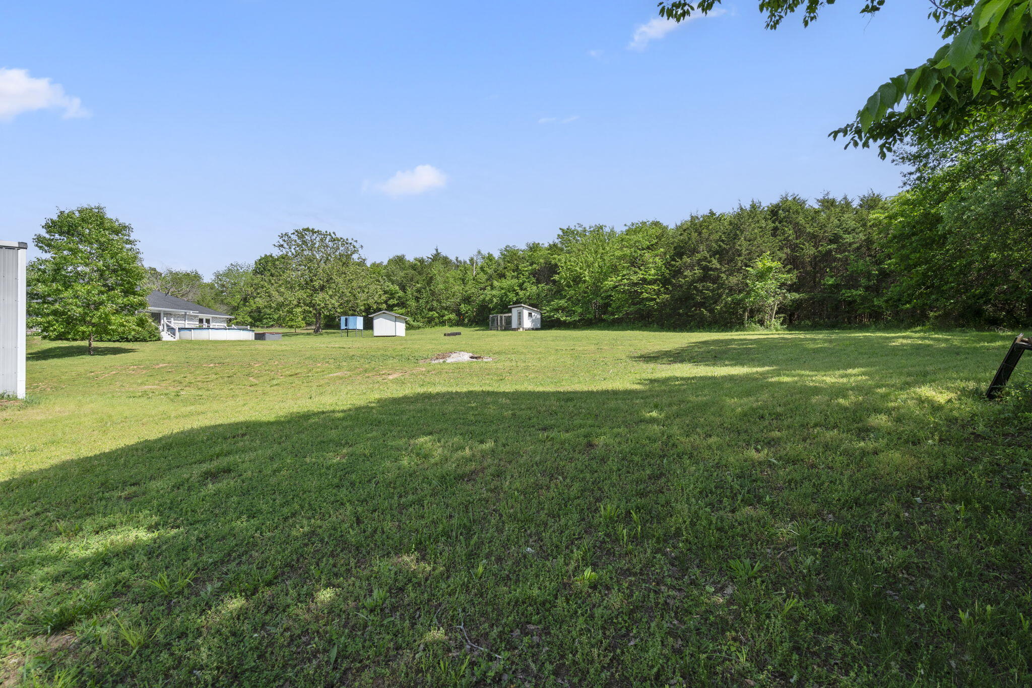 5283 North Farm Road 125 Property Photo 5