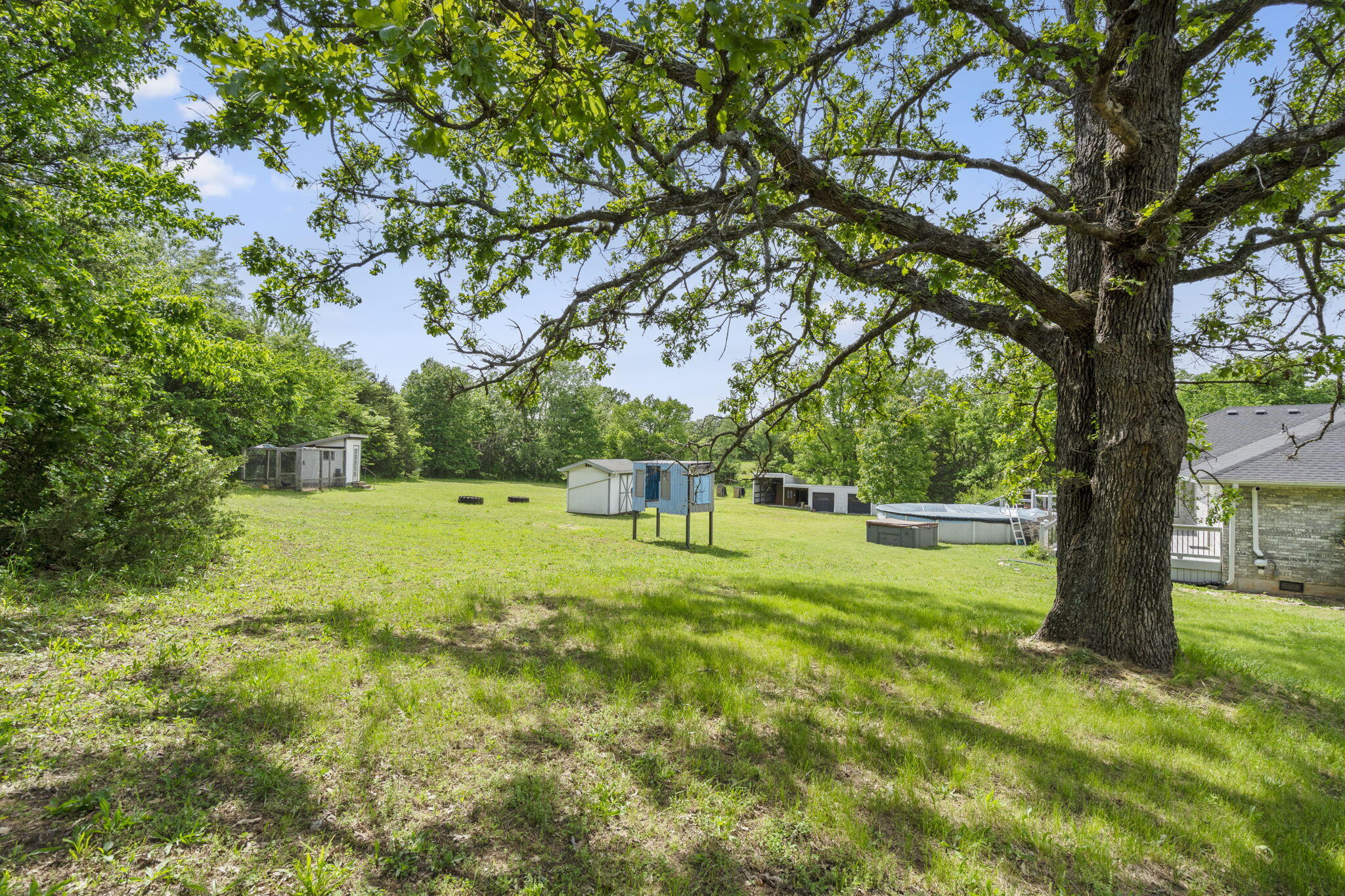 5283 North Farm Road 125 Property Photo 7