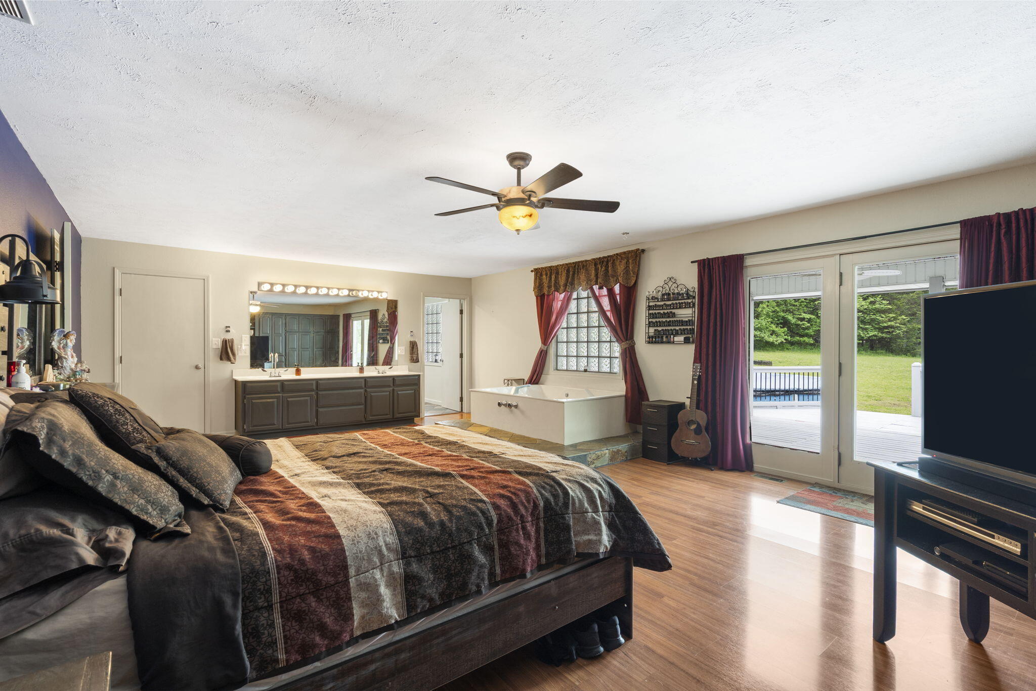 5283 North Farm Road 125 Property Photo 15
