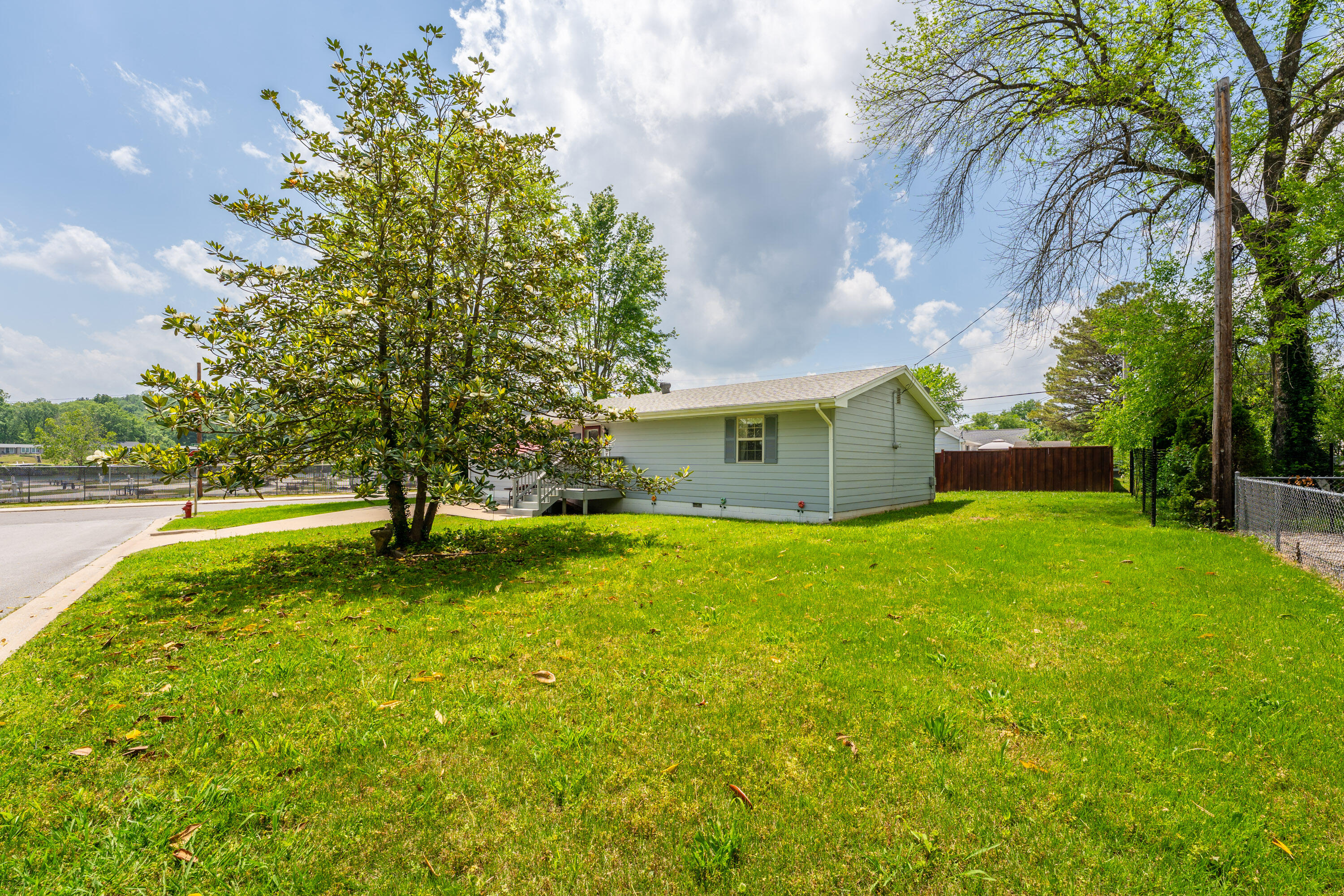301 Lake Drive Property Photo 4