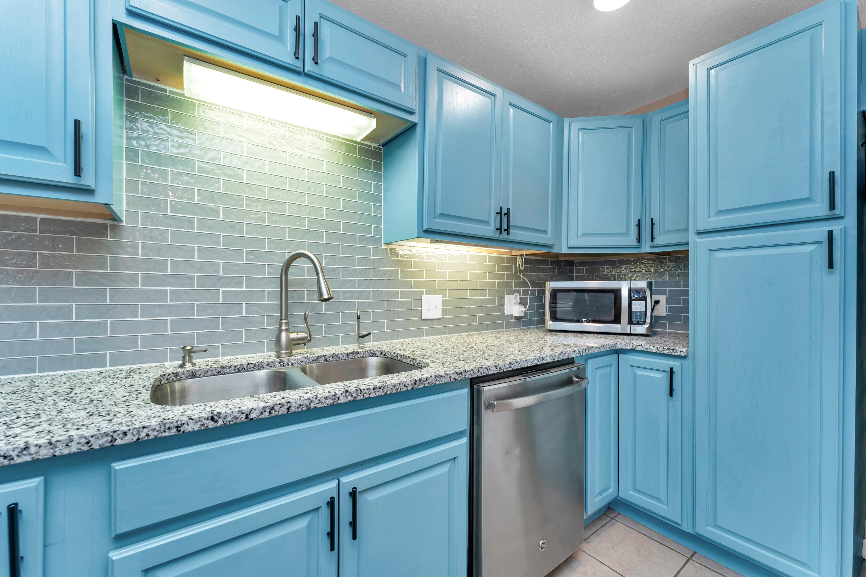 301 Lake Drive Property Photo 15