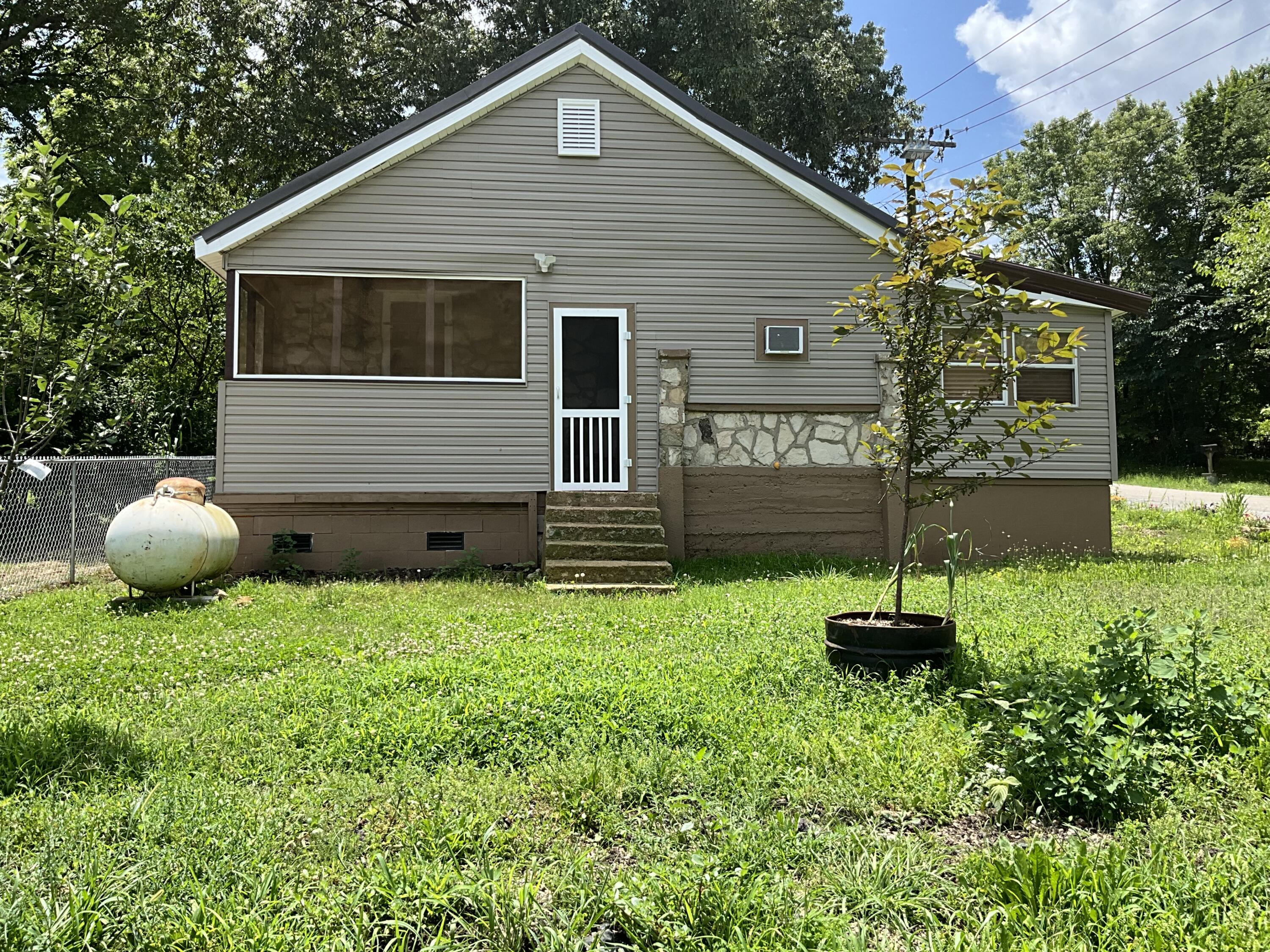 929 Race Street Property Photo 1