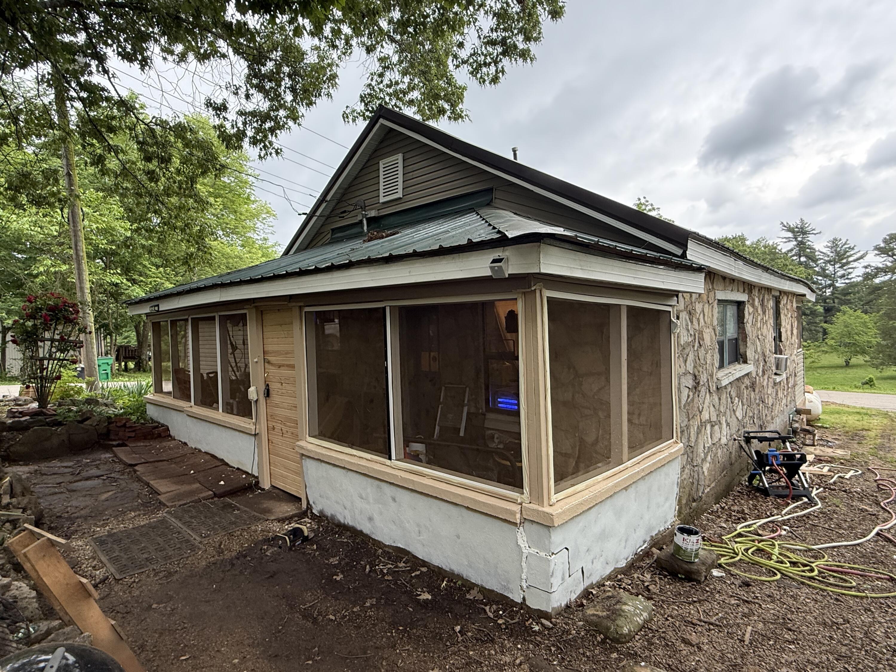 929 Race Street Property Photo 3