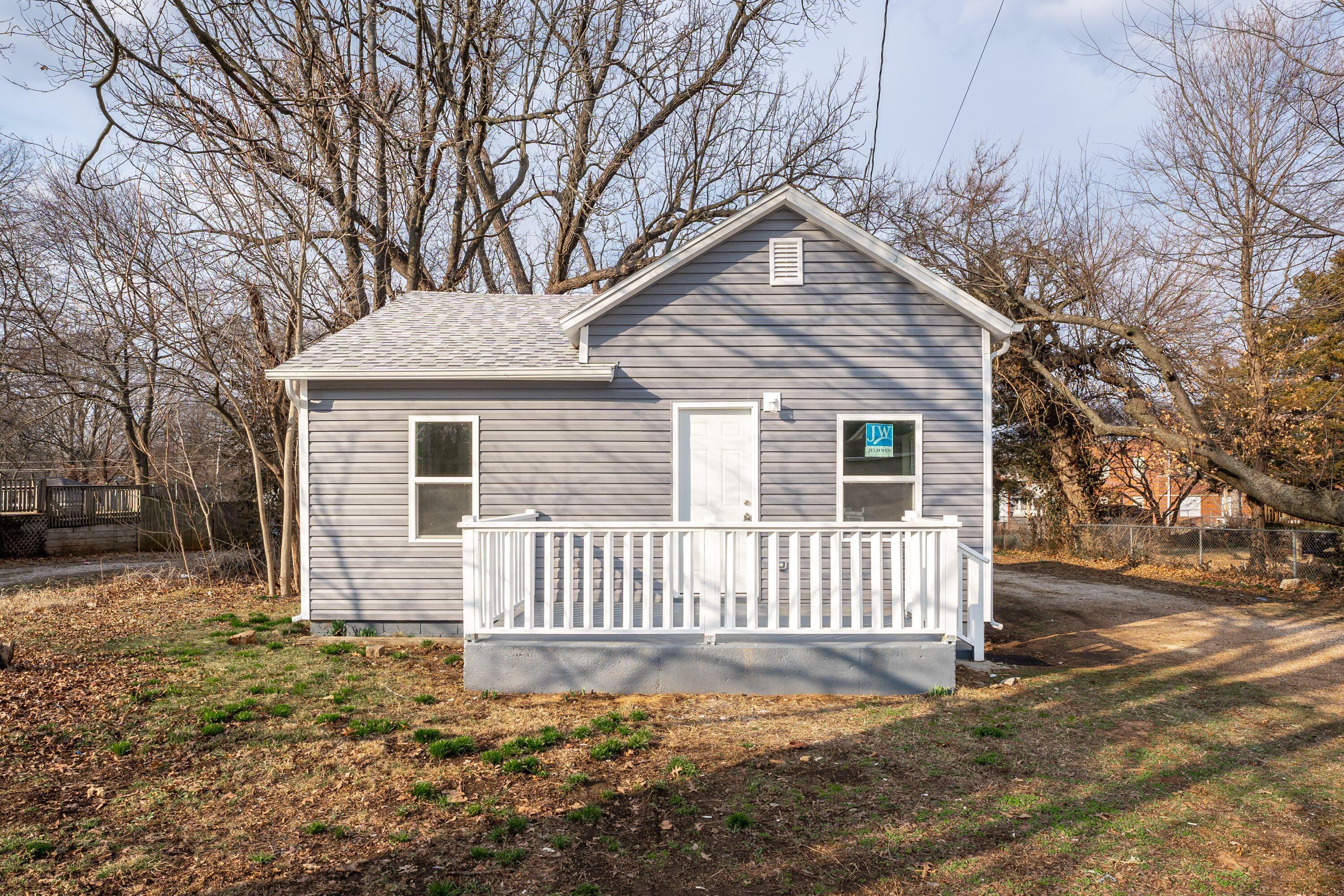 729 West Nichols Street Property Photo