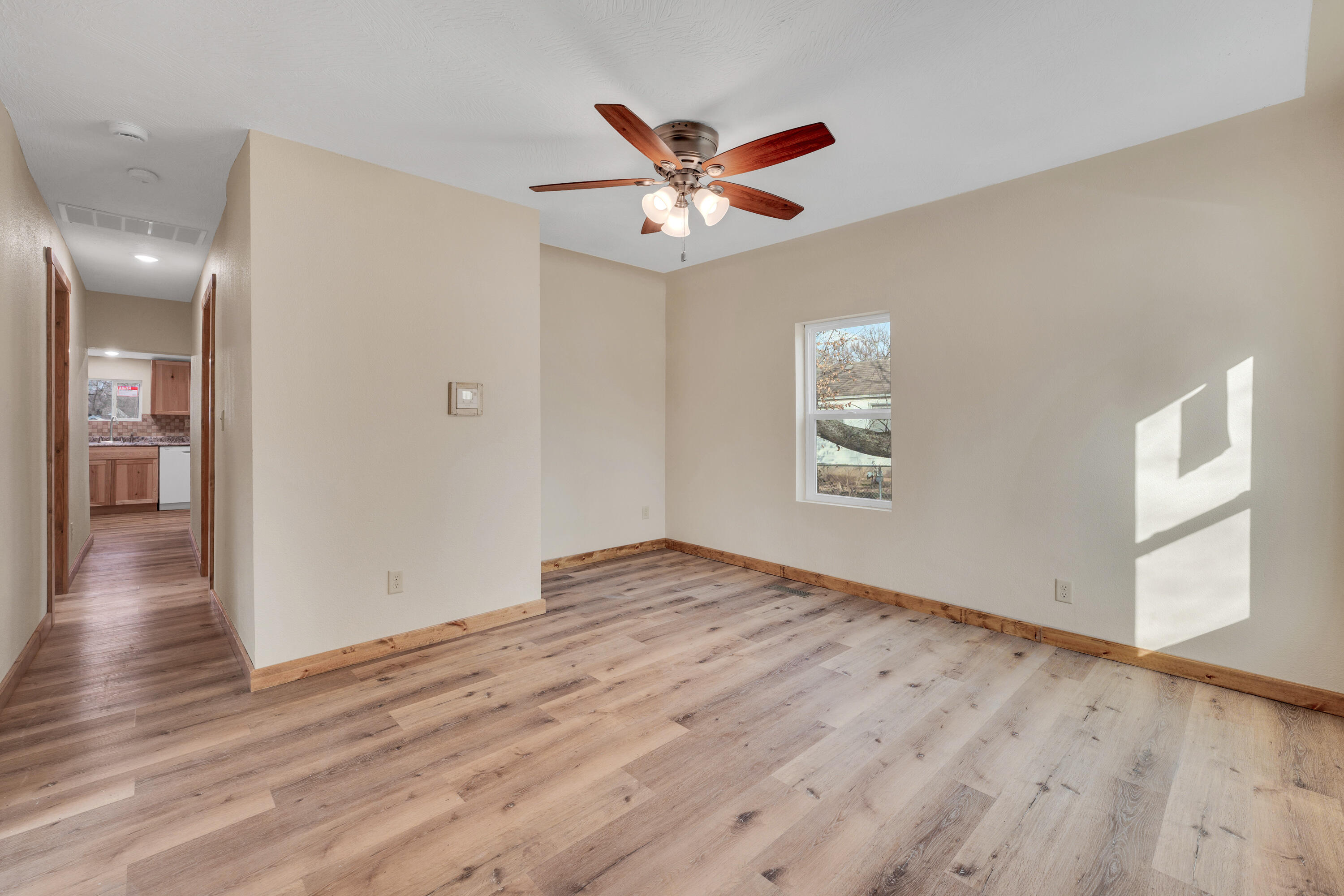 729 West Nichols Street Property Photo 2