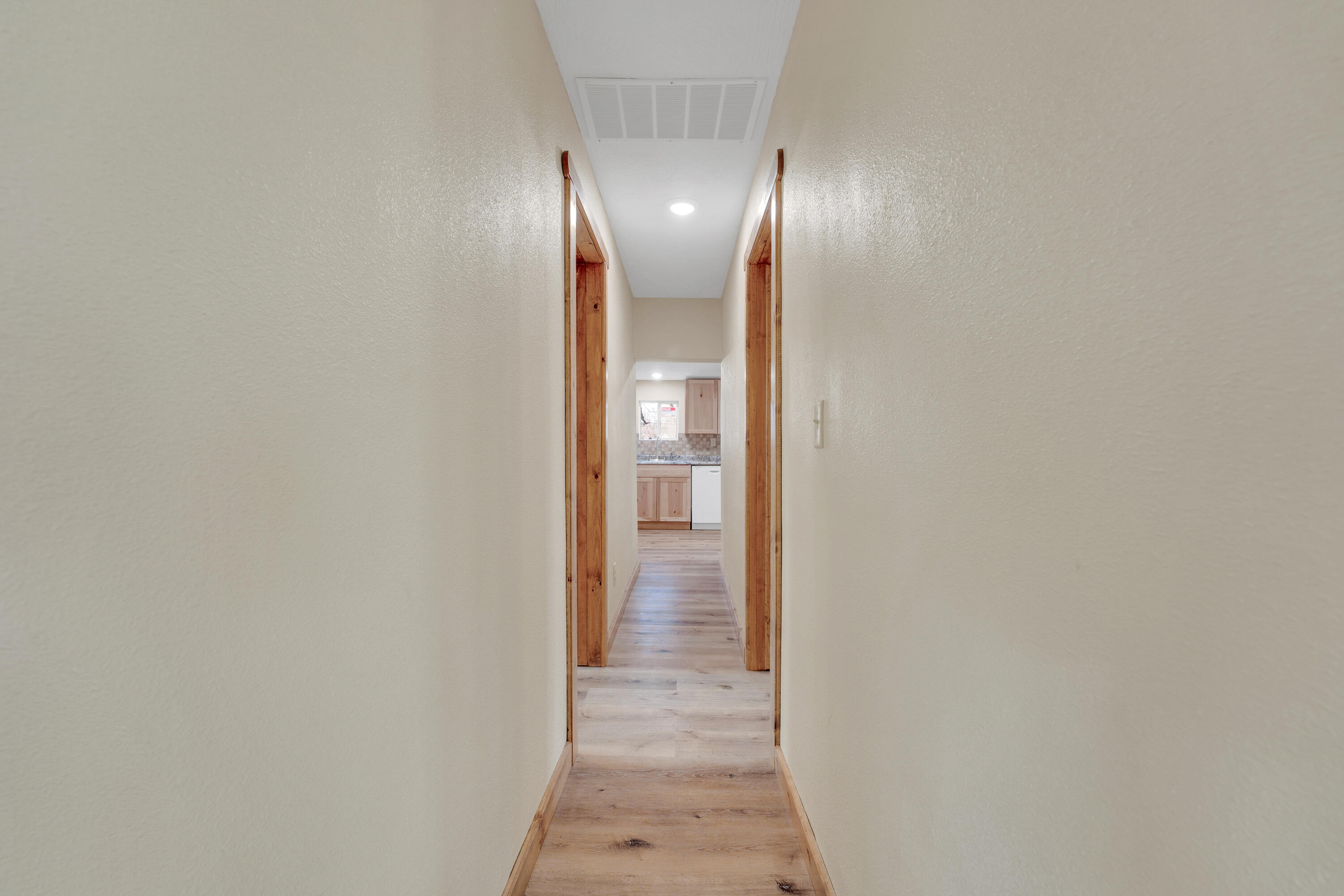 729 West Nichols Street Property Photo 5