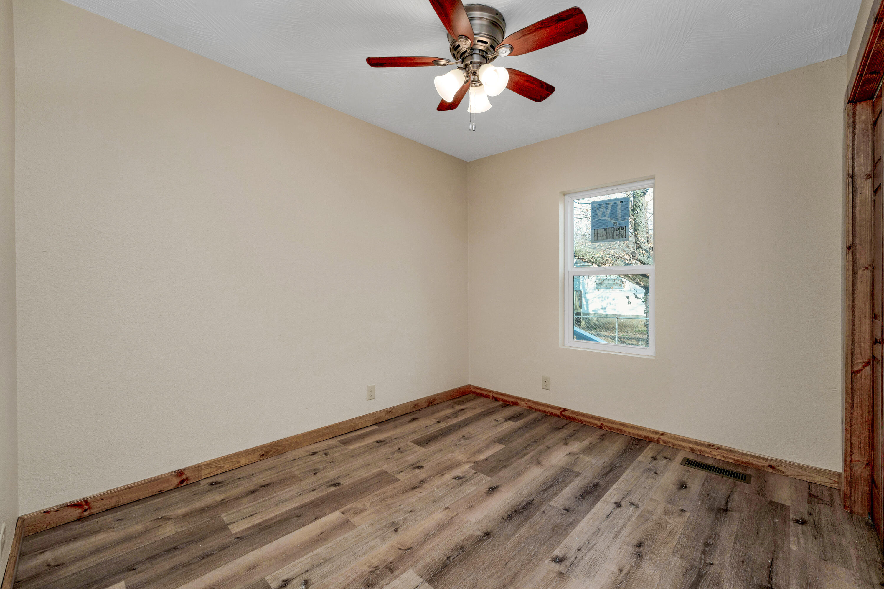 729 West Nichols Street Property Photo 6
