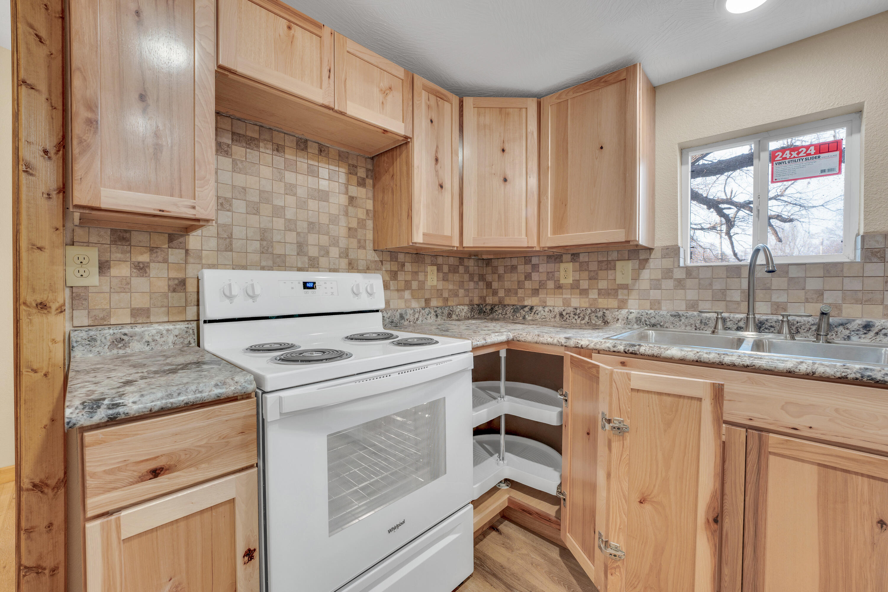 729 West Nichols Street Property Photo 12