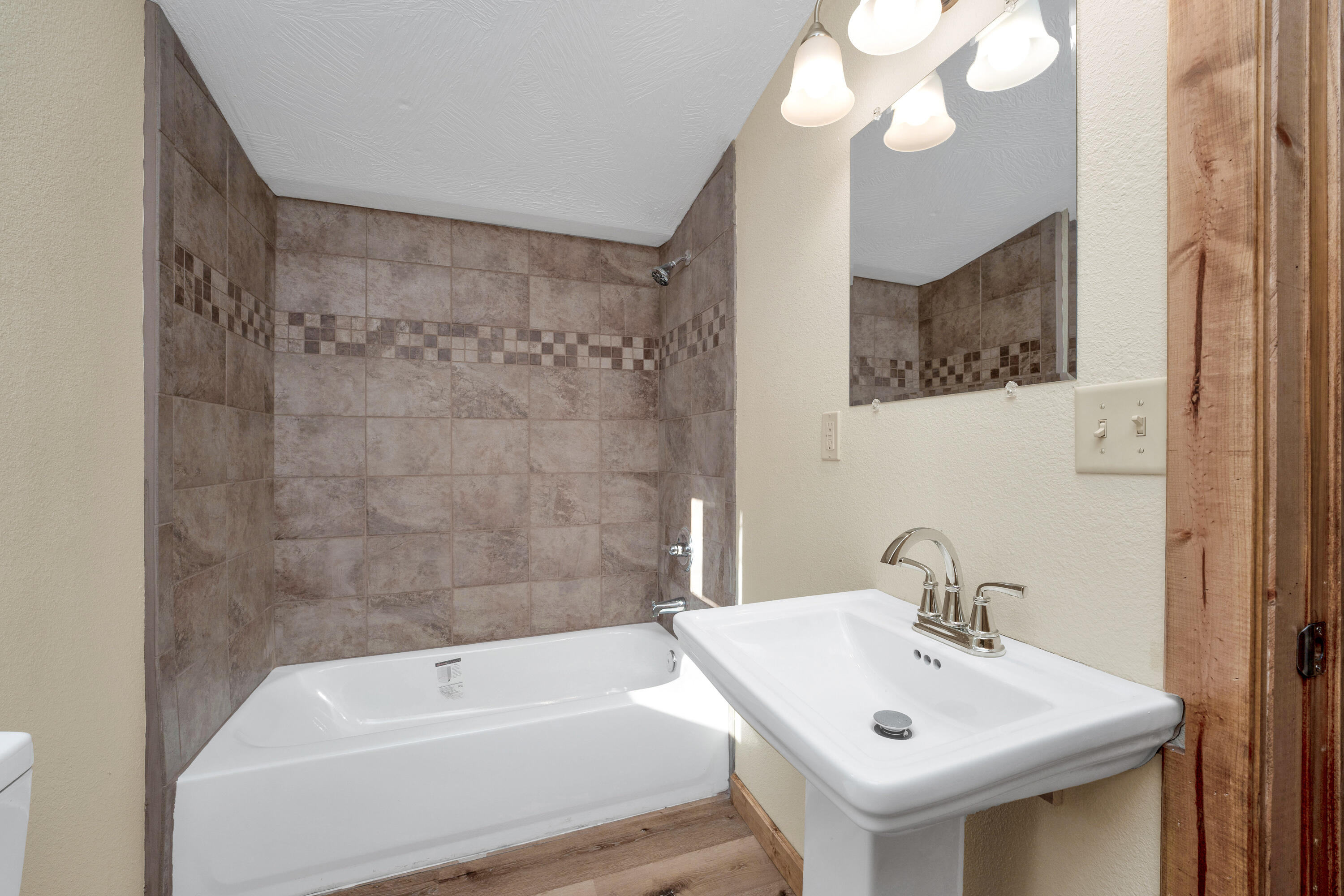 729 West Nichols Street Property Photo 14