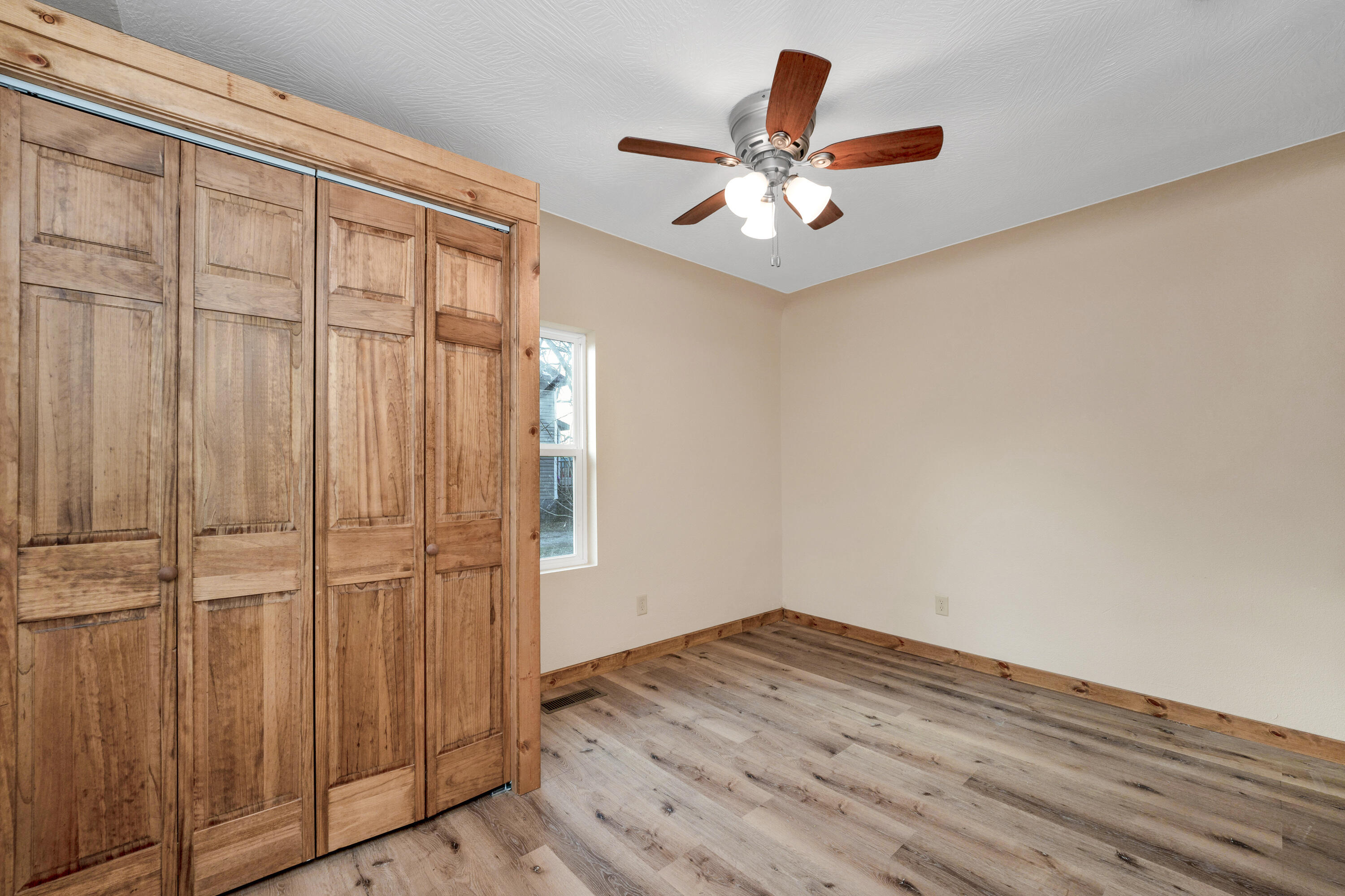 729 West Nichols Street Property Photo 18