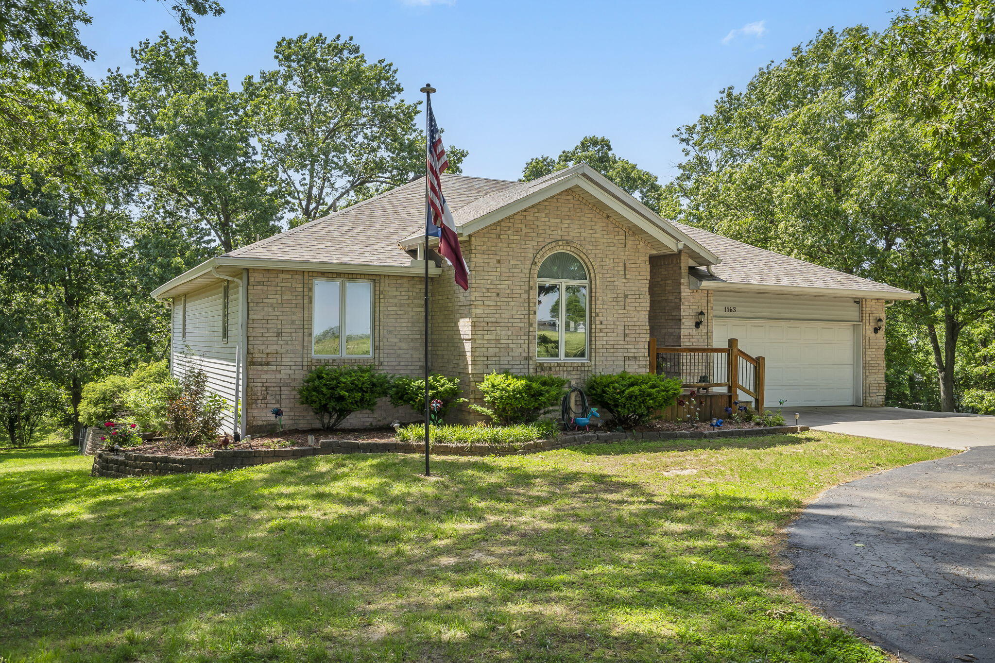 1163 South Gregg Road Property Photo