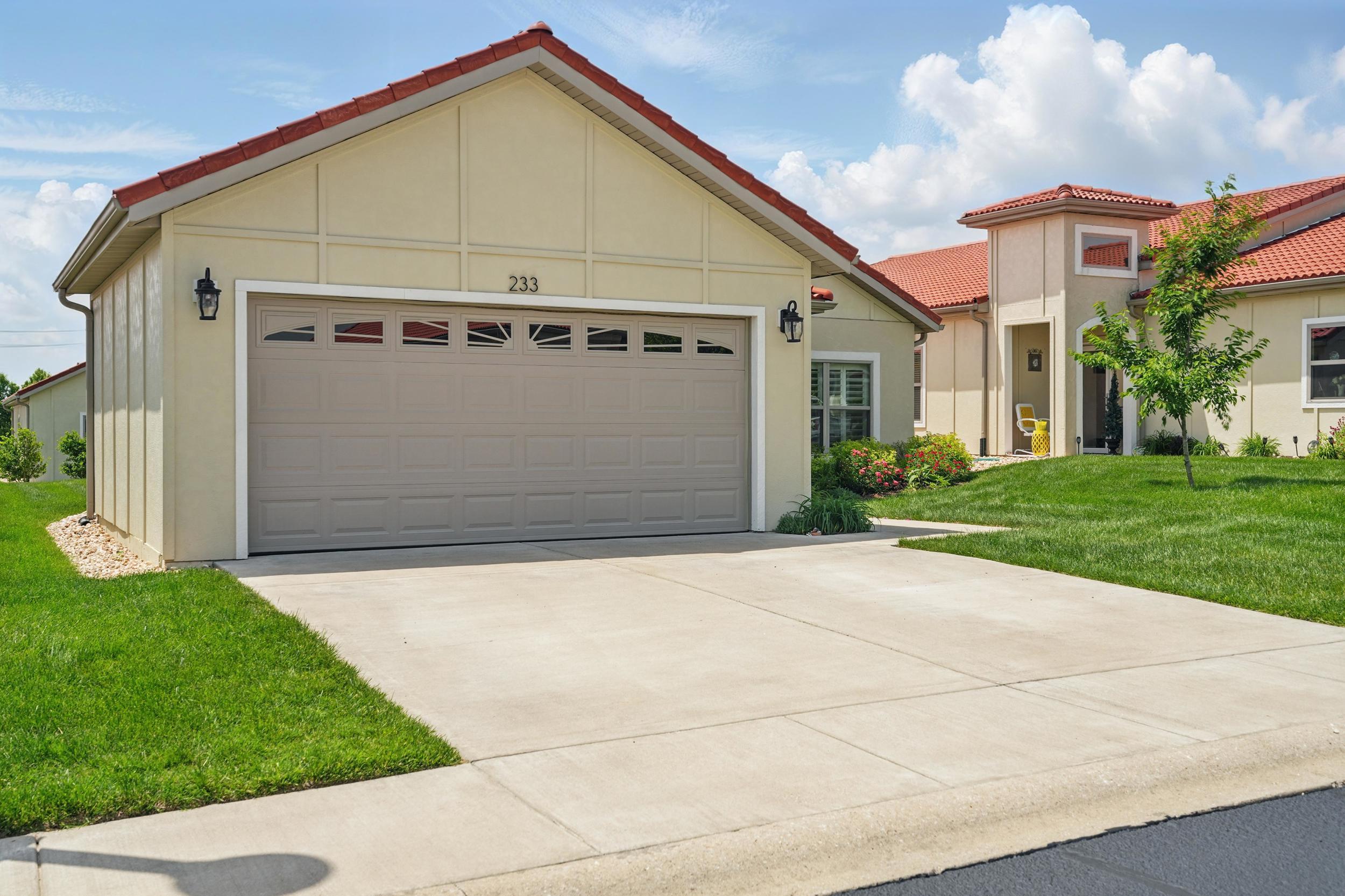 233 Siena Boulevard Property Photo 32