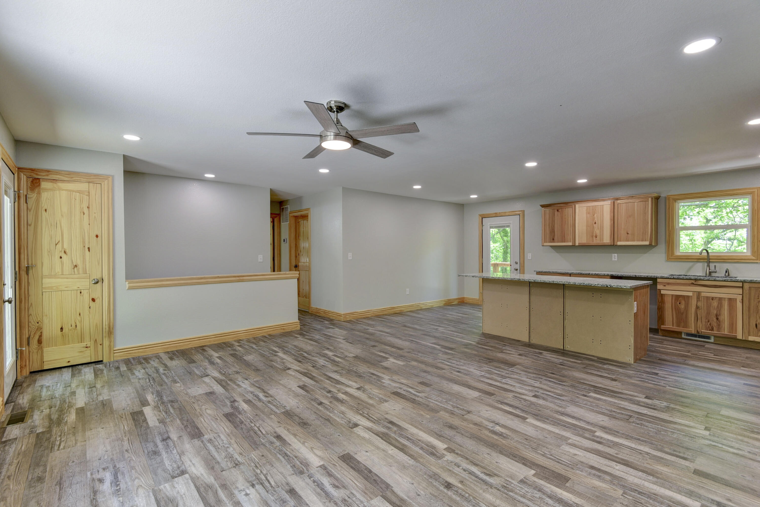 25173 Farm Road 1266 Property Photo 9