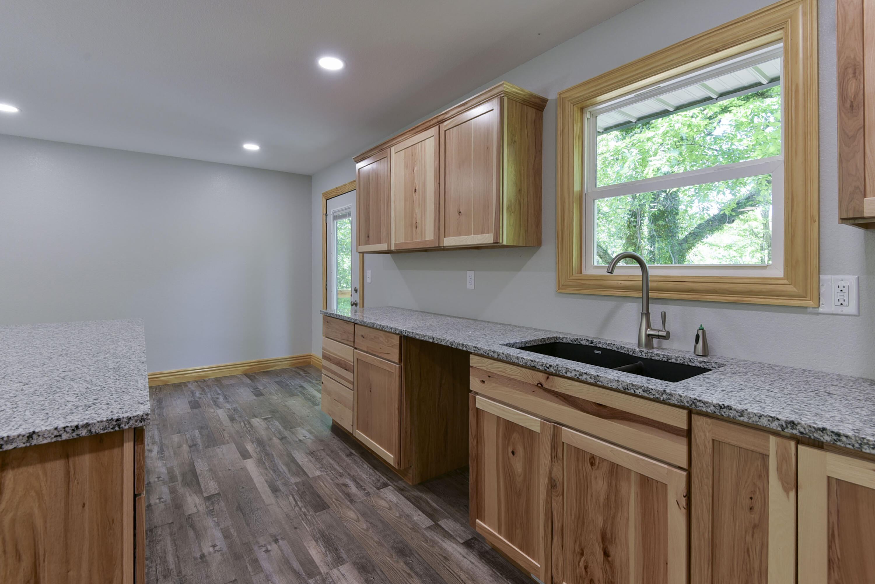 25173 Farm Road 1266 Property Photo 14