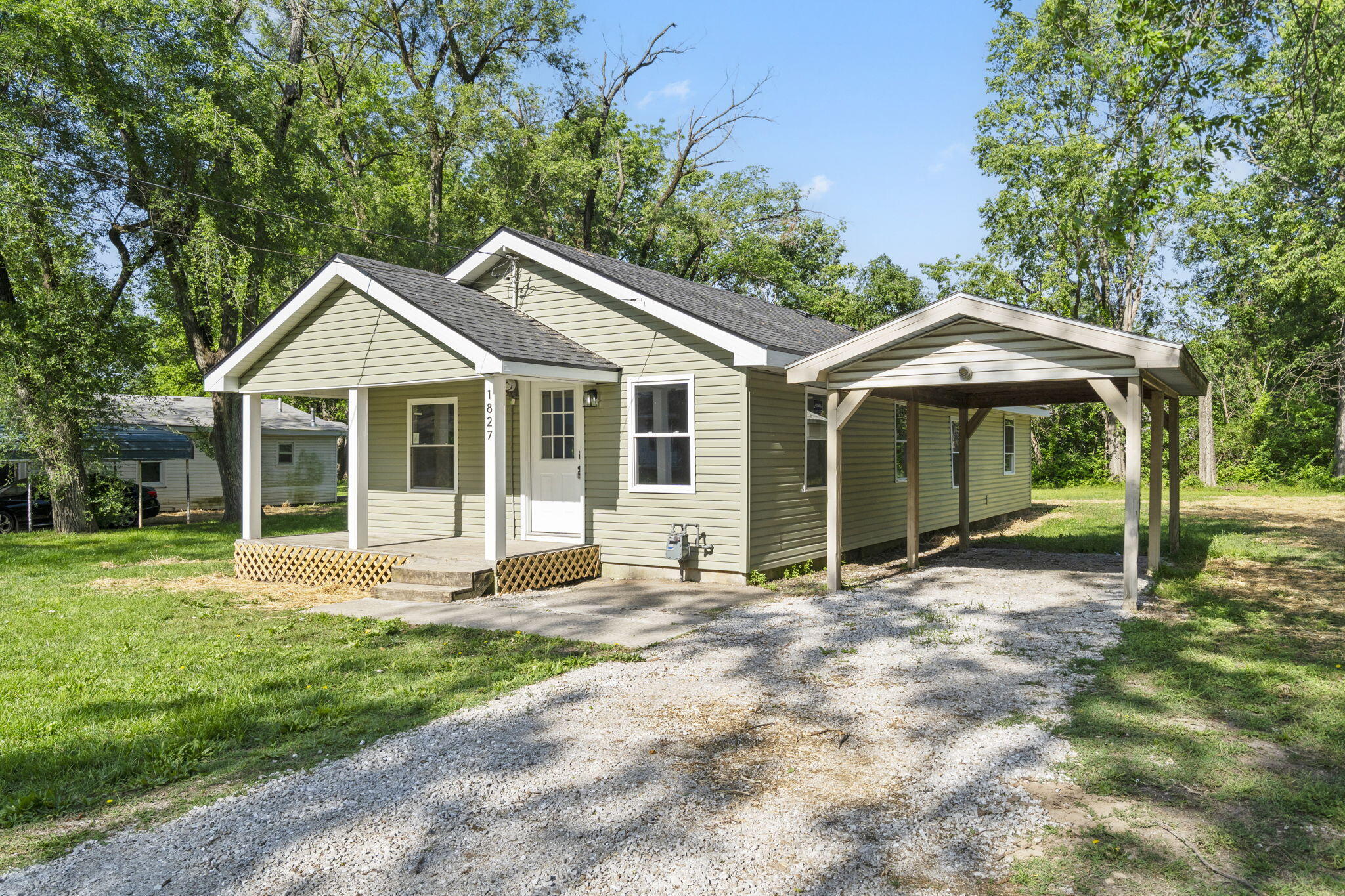 1827 North Tyler Avenue Property Photo 2
