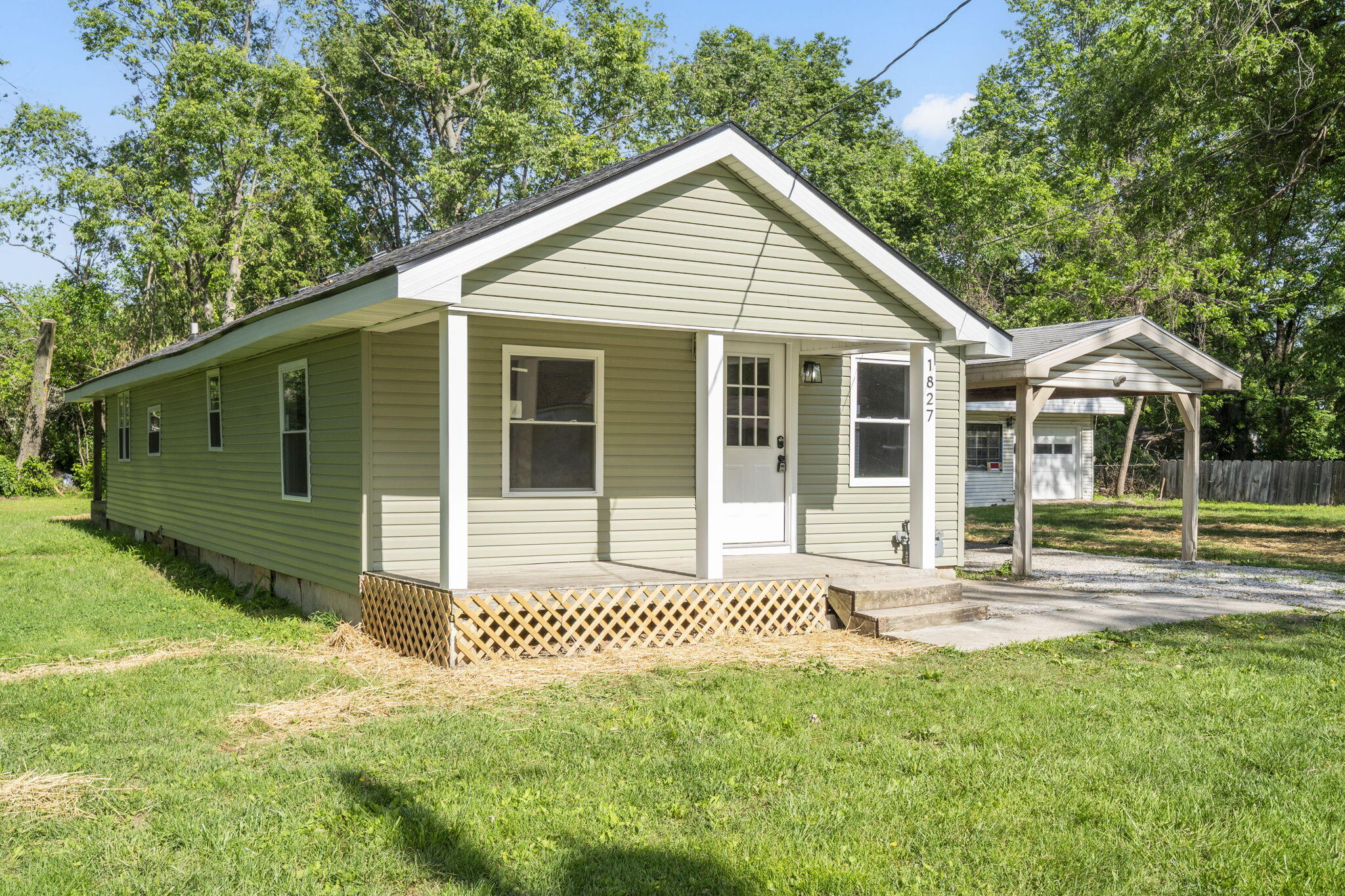 1827 North Tyler Avenue Property Photo 3
