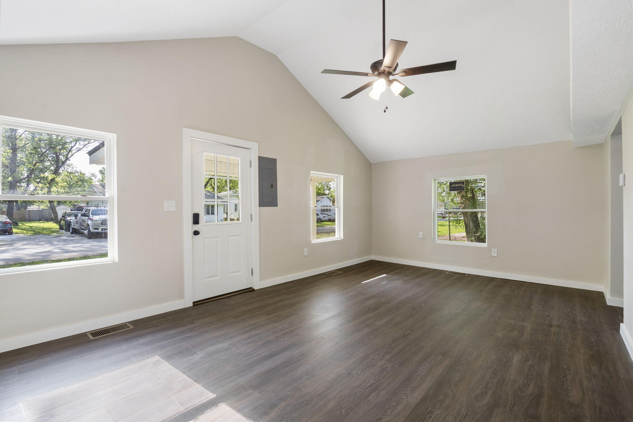 1827 North Tyler Avenue Property Photo 6
