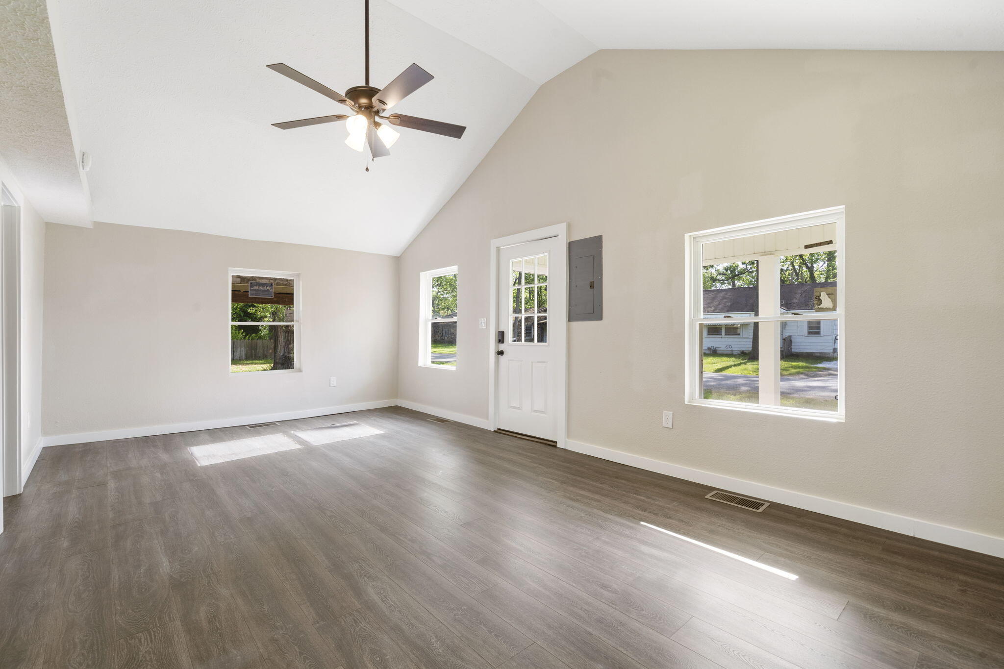 1827 North Tyler Avenue Property Photo 7