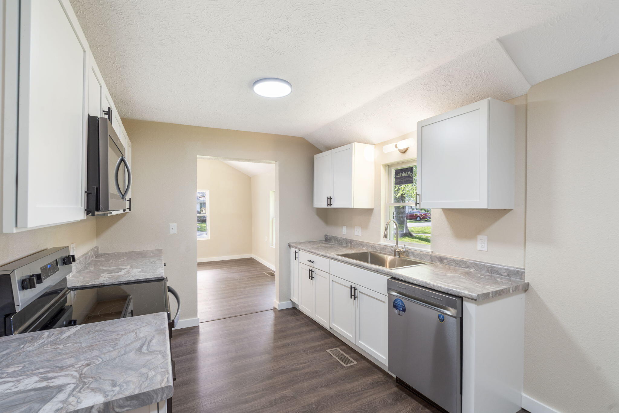 1827 North Tyler Avenue Property Photo 8