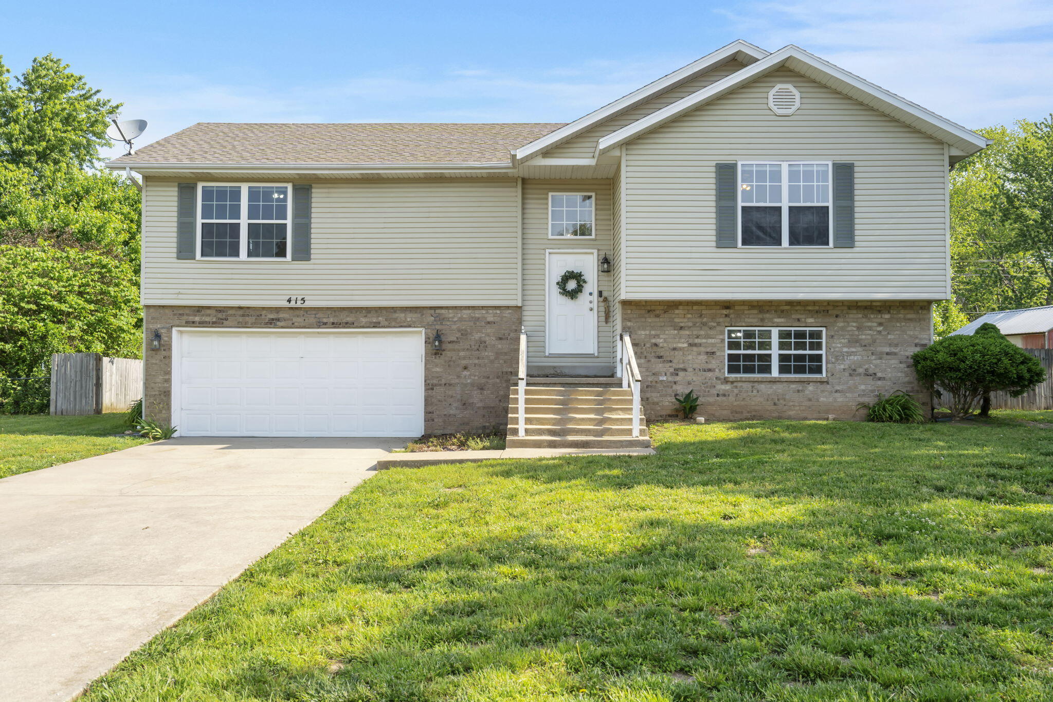 415 Jeb Street Property Photo 1