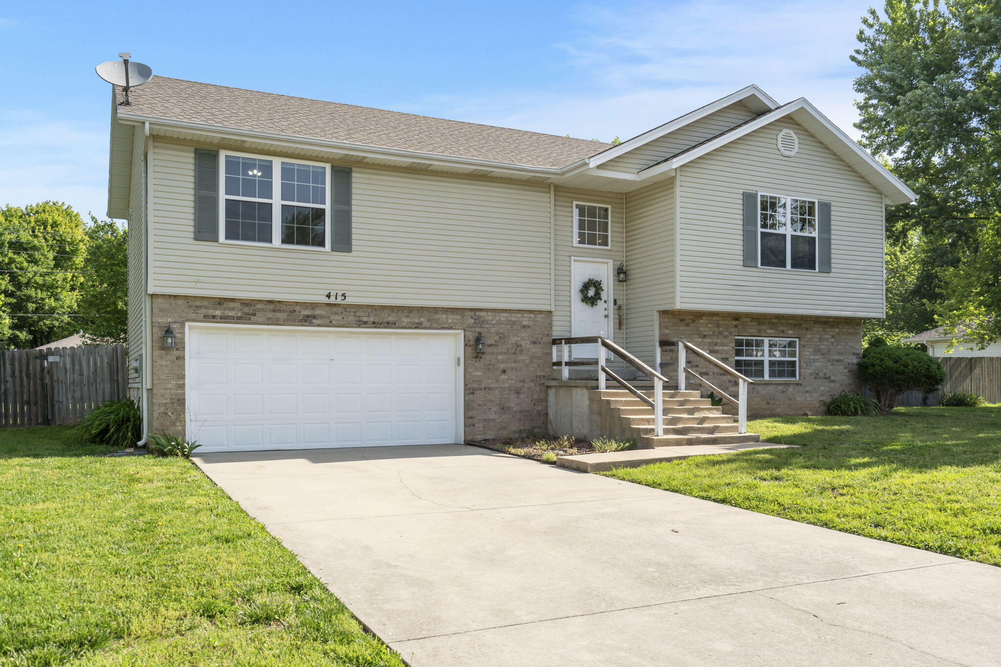 415 Jeb Street Property Photo 2