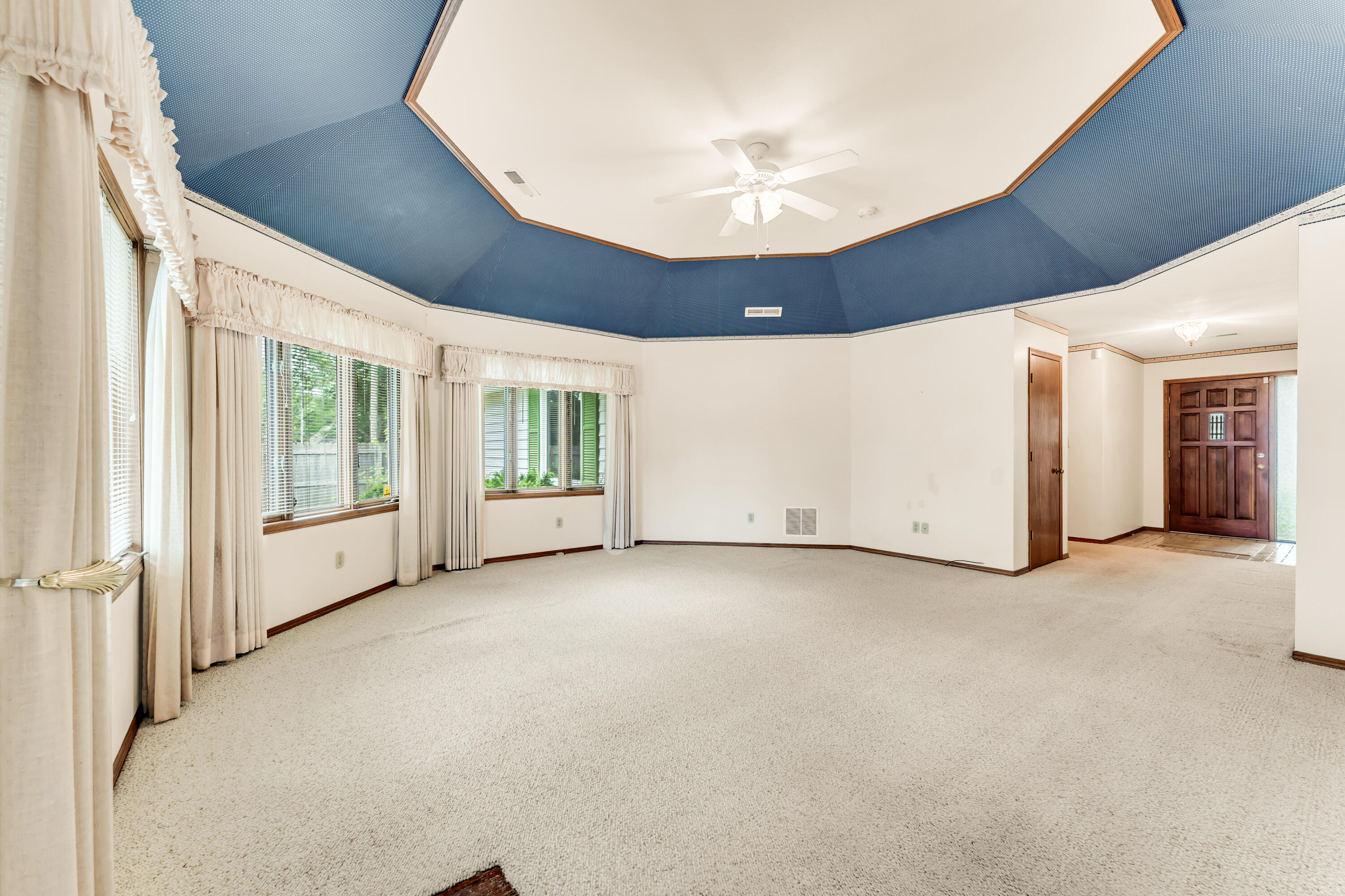 2140 East Claiborne Street Property Photo 8