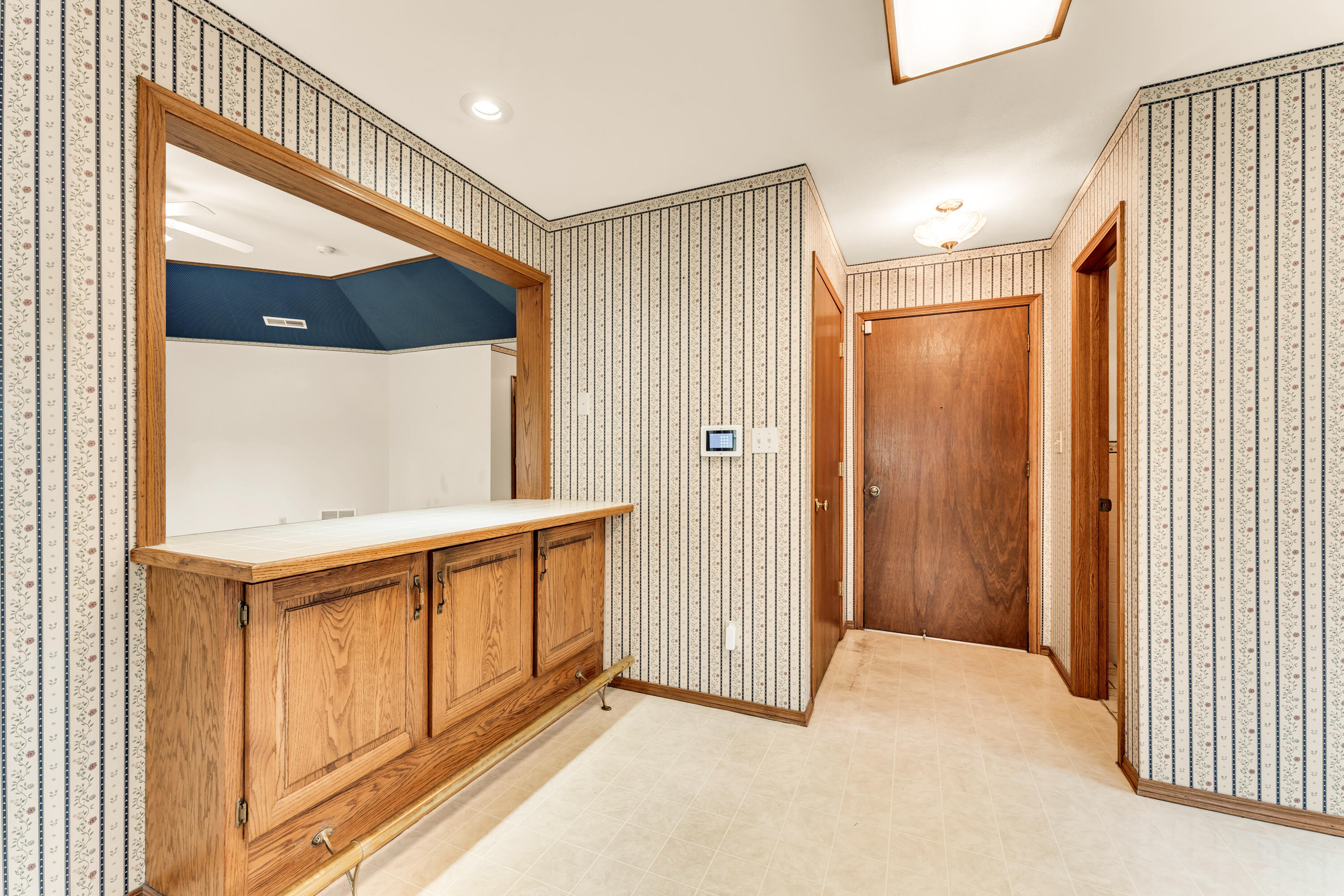 2140 East Claiborne Street Property Photo 12