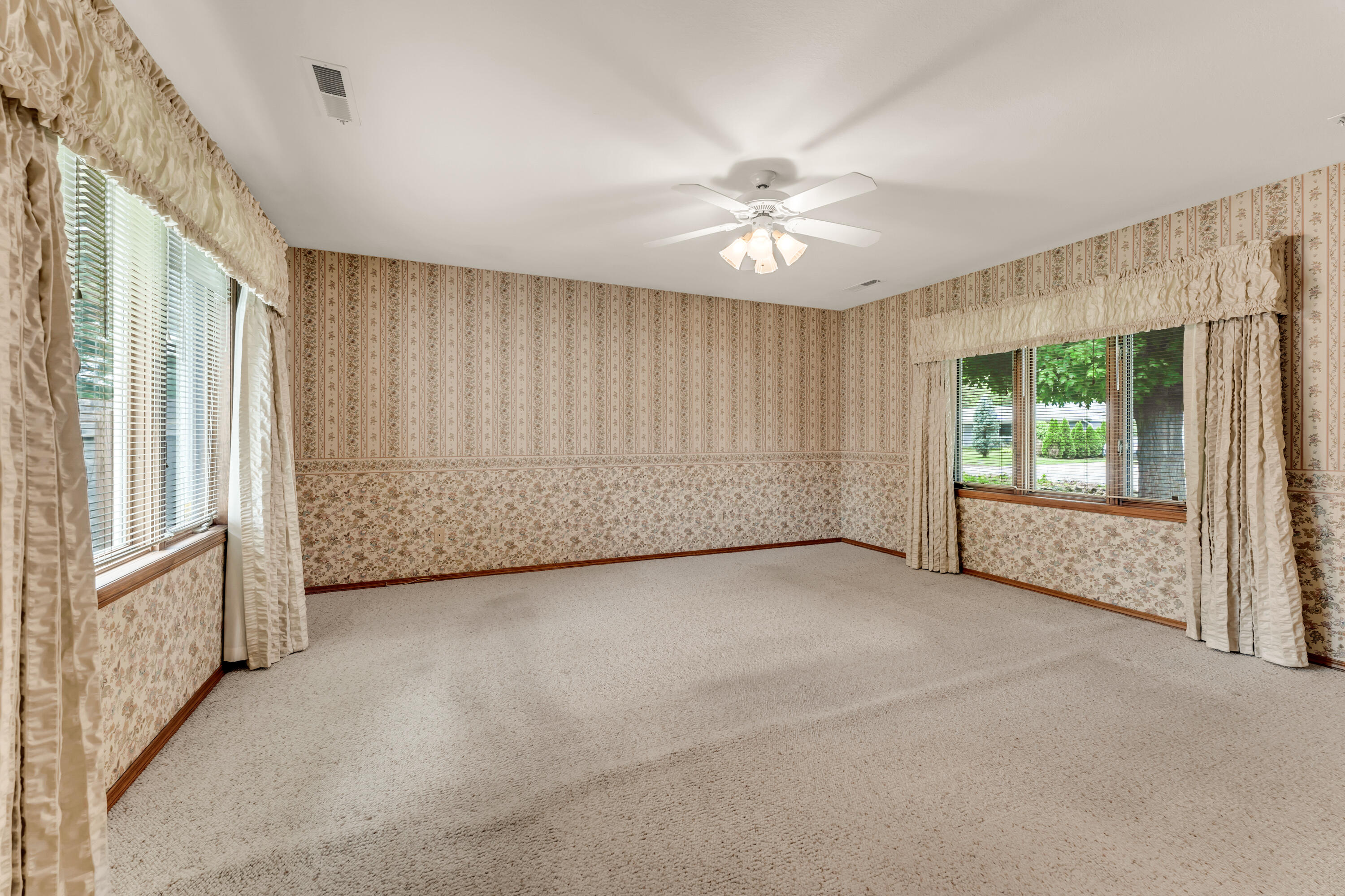 2140 East Claiborne Street Property Photo 16