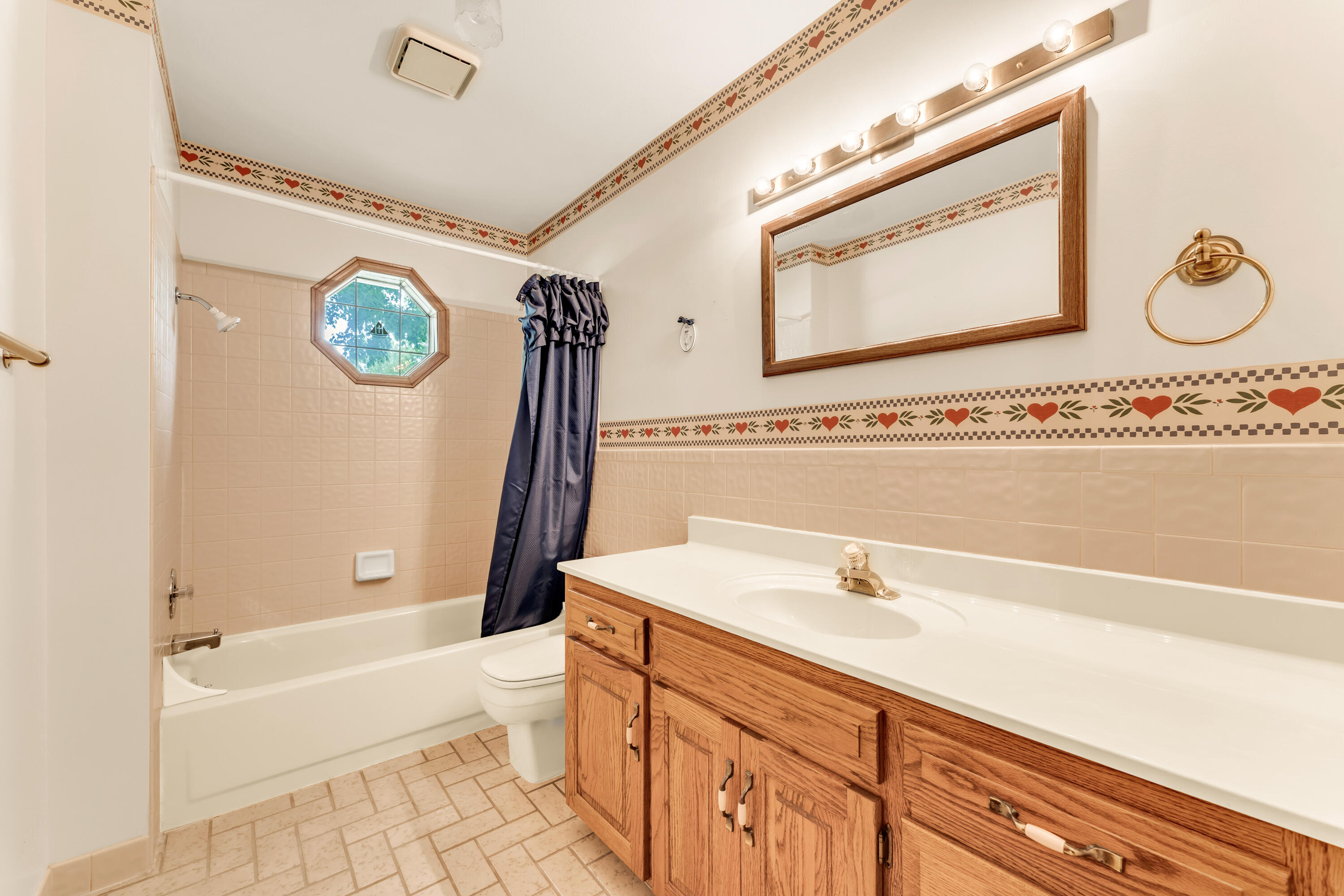 2140 East Claiborne Street Property Photo 21