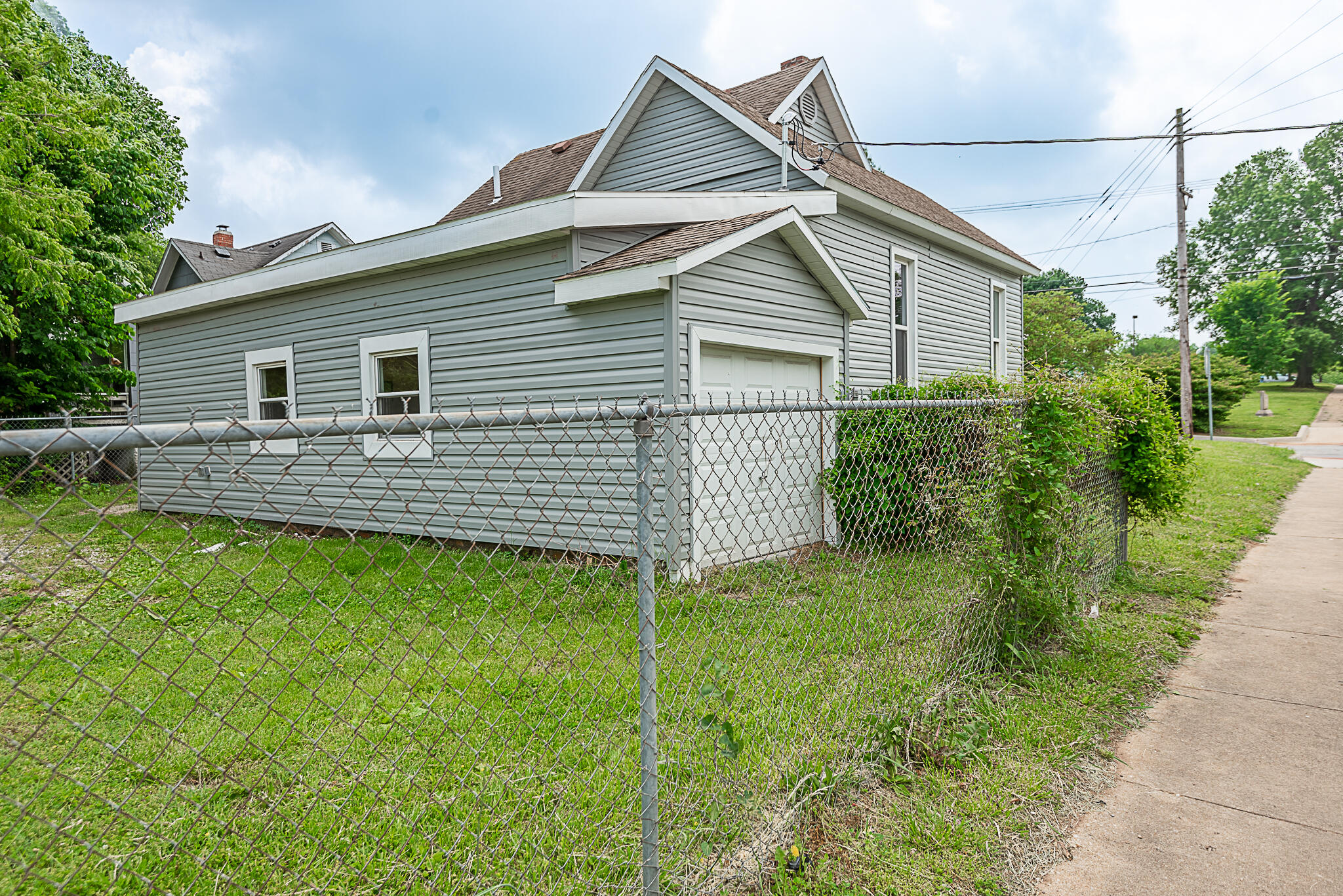 1223 West State Street Property Photo 5