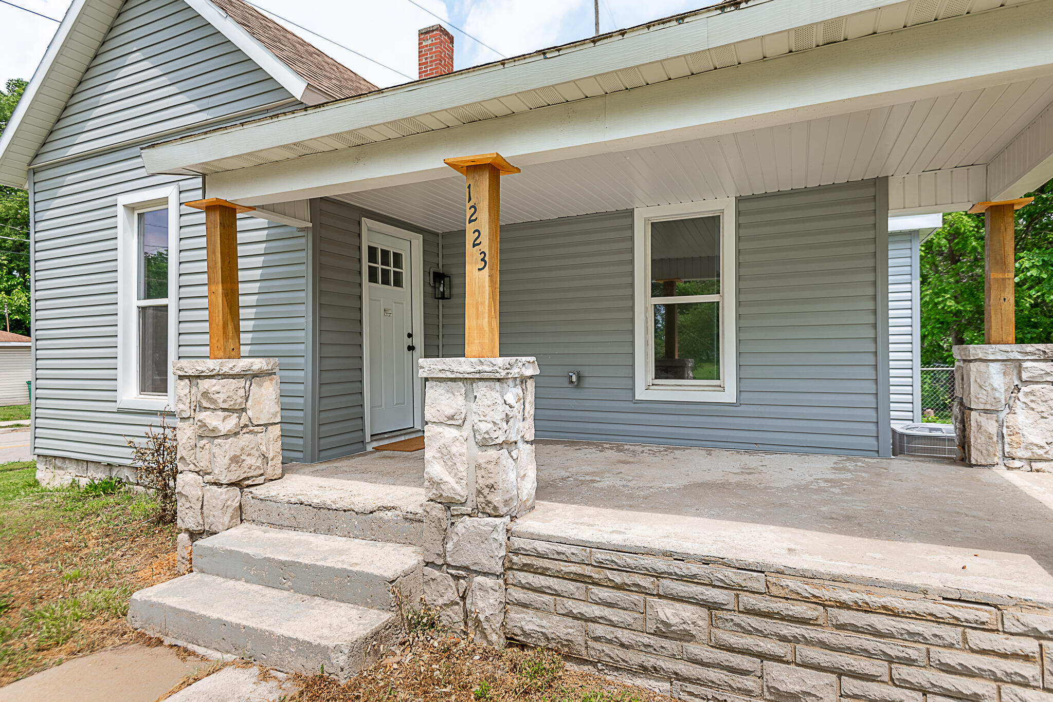 1223 West State Street Property Photo 8