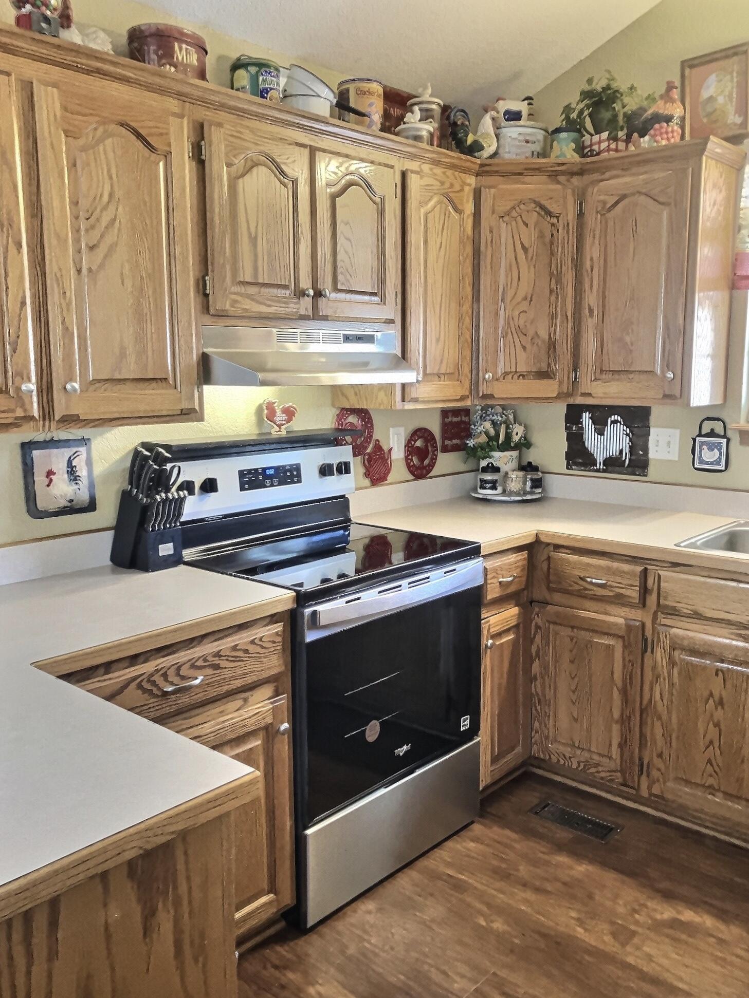 1810 Meadows Drive Property Photo 9