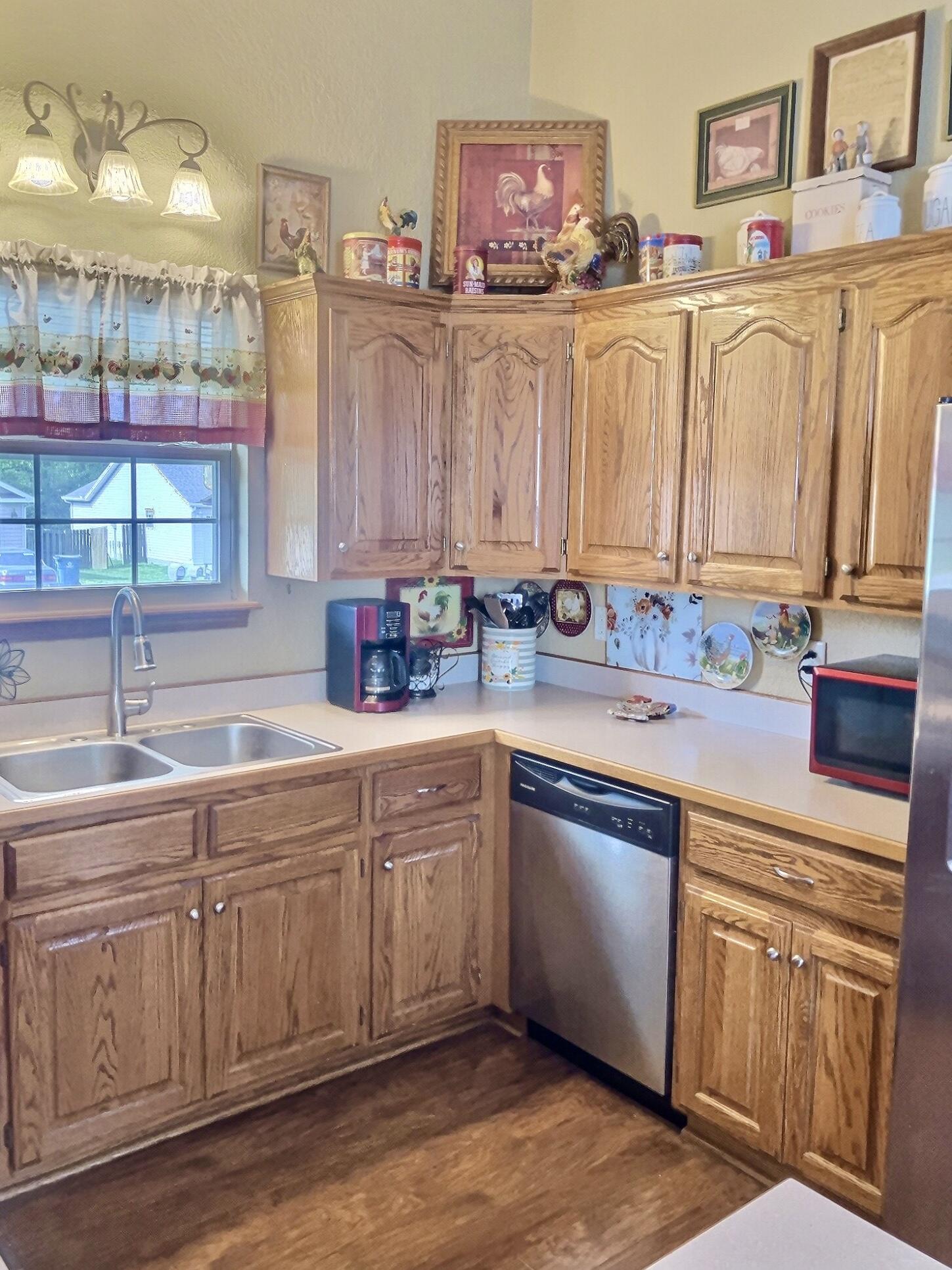 1810 Meadows Drive Property Photo 11