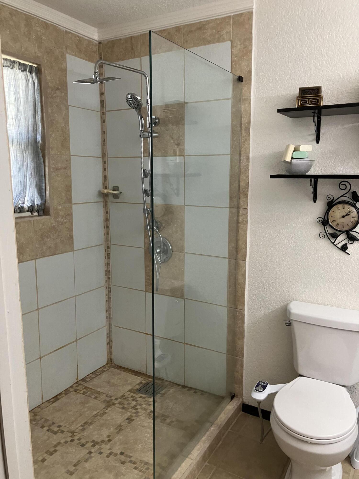 1810 Meadows Drive Property Photo 15