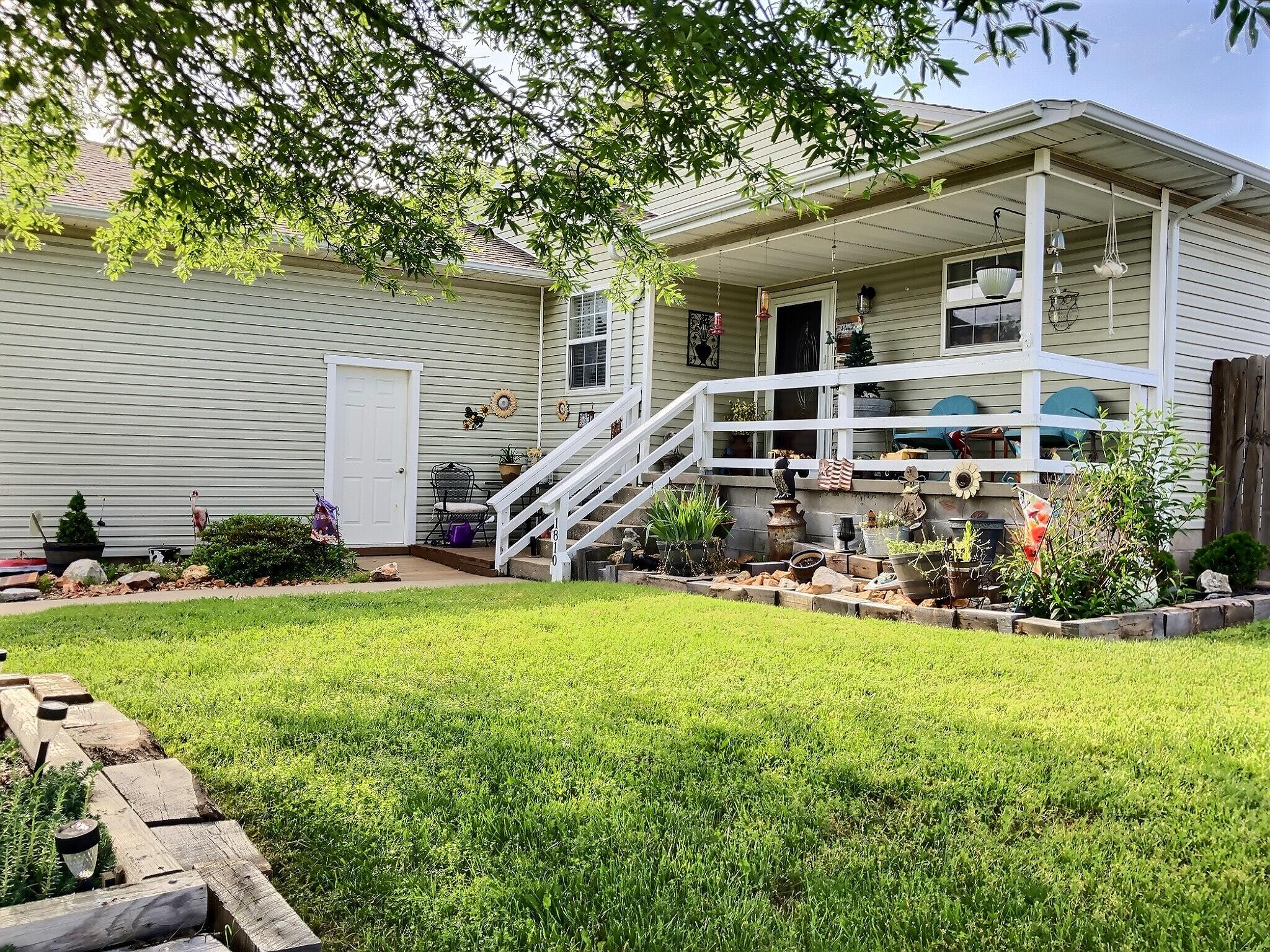 1810 Meadows Drive Property Photo 24
