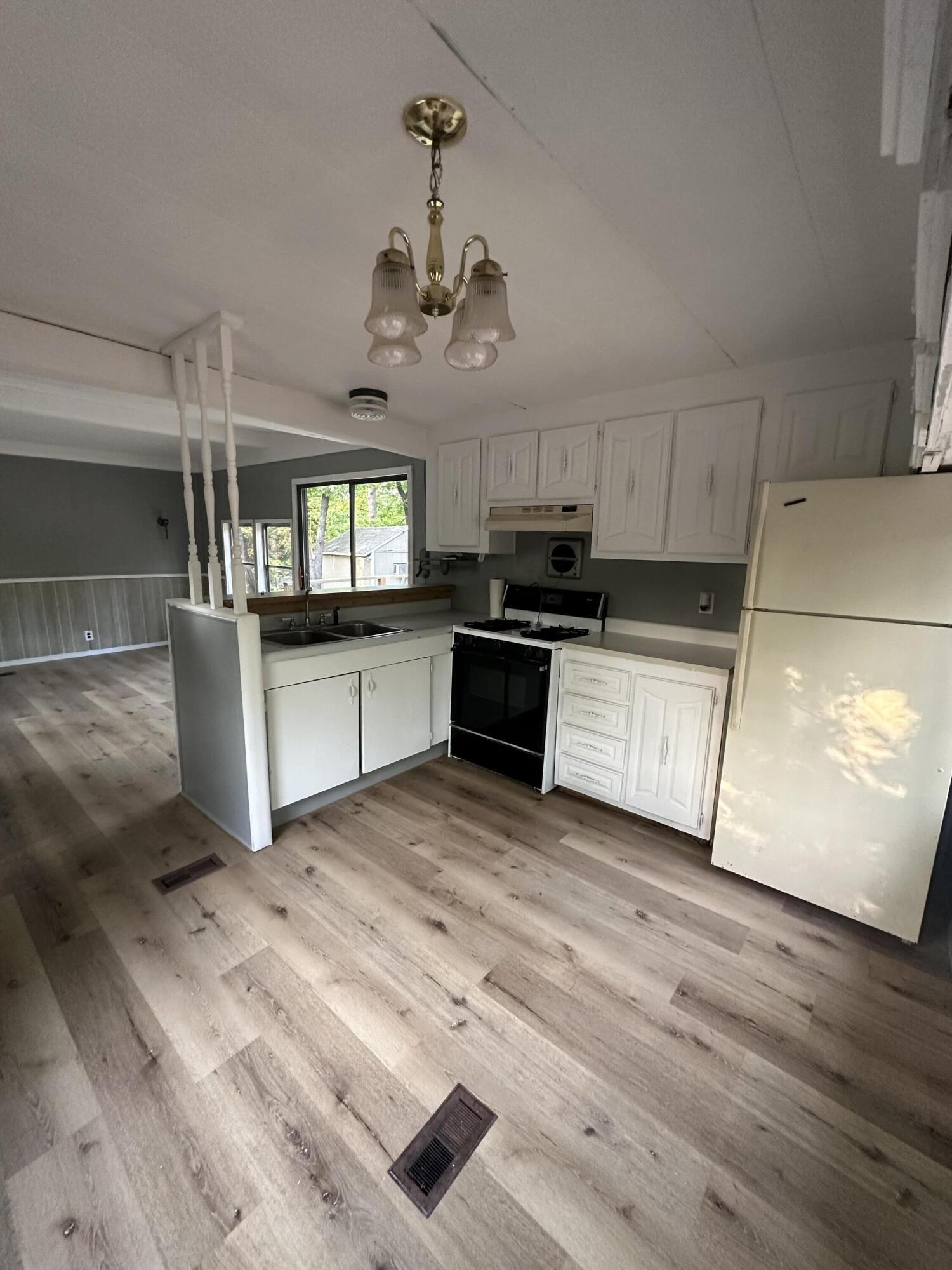24382 Bastion Lane Property Photo 14