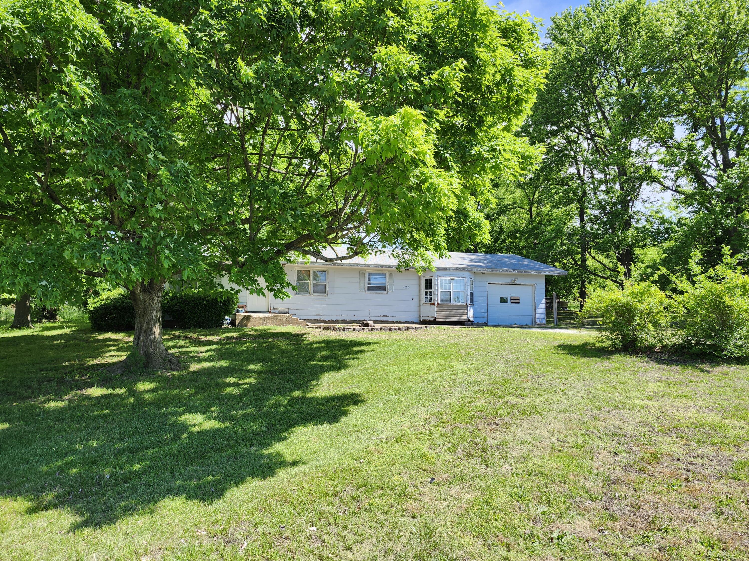 123 East Northeast Hubble Drive Drive Property Photo