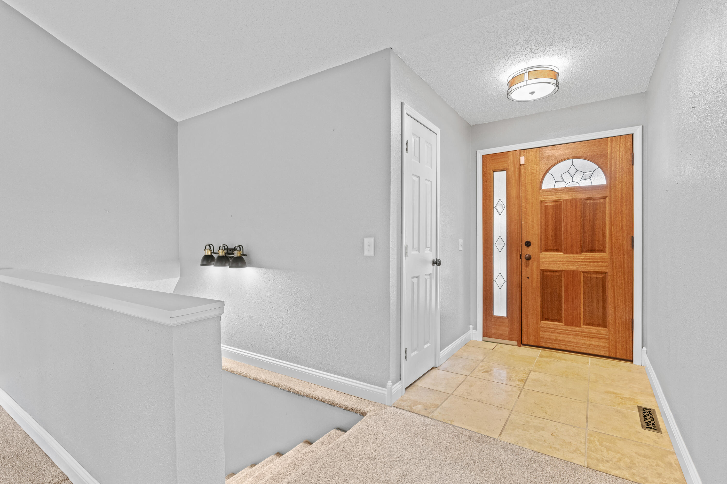 4824 South Gold Road Property Photo 5