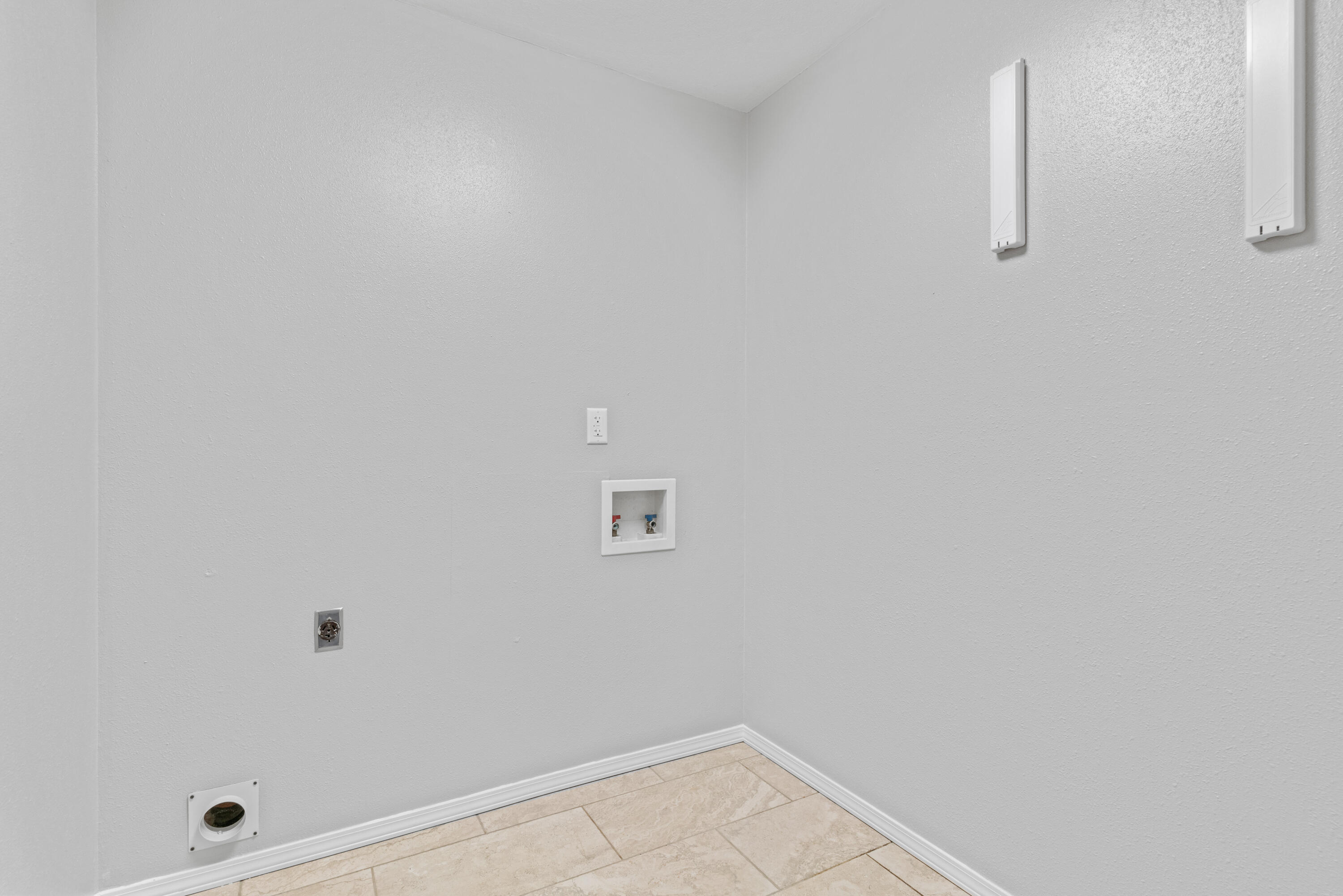 4824 South Gold Road Property Photo 14